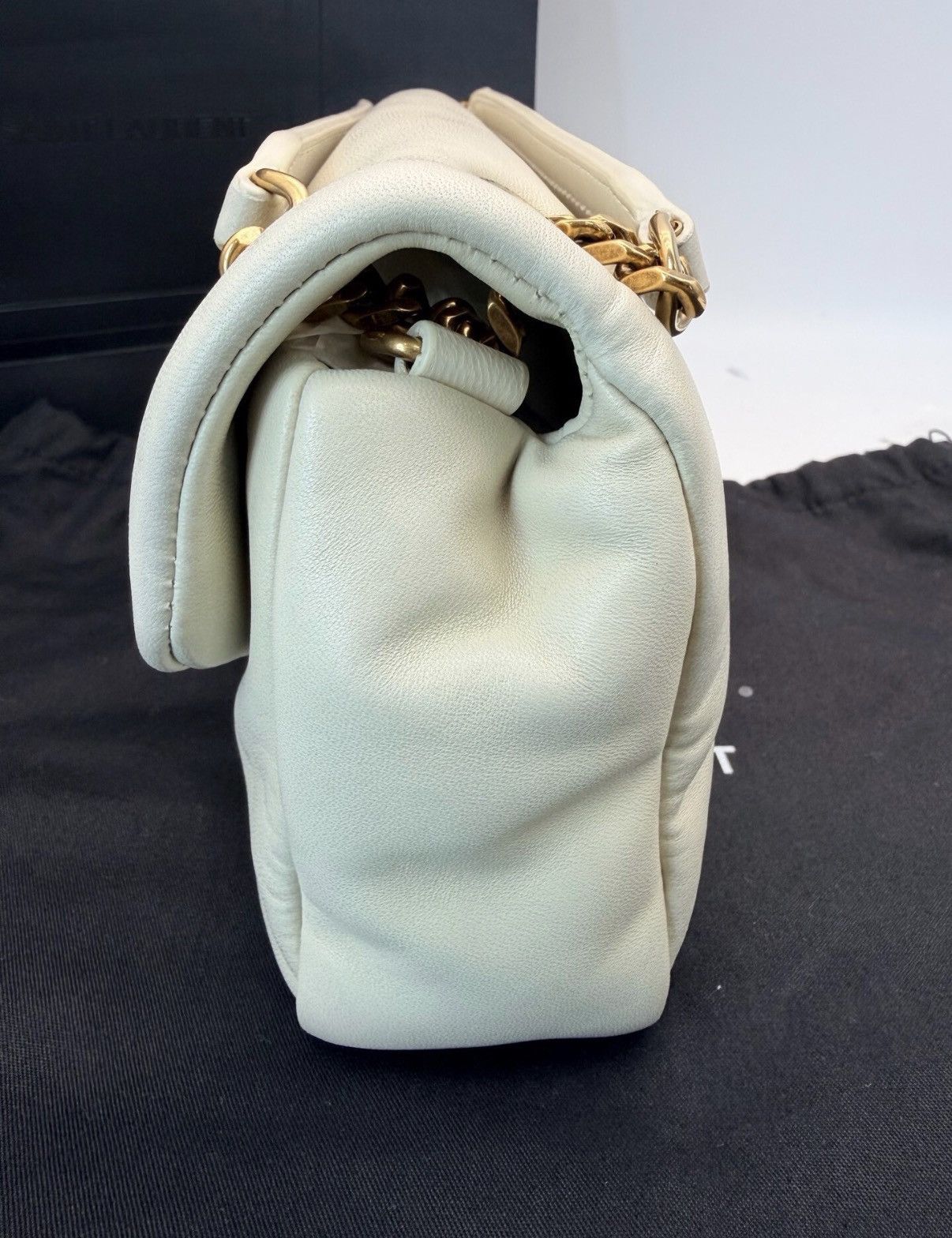 Yves Saint Laurent Saint Laurent Calypso Distressed Lambskin Envelope Bag J62 Size ONE SIZE - 8 Thumbnail