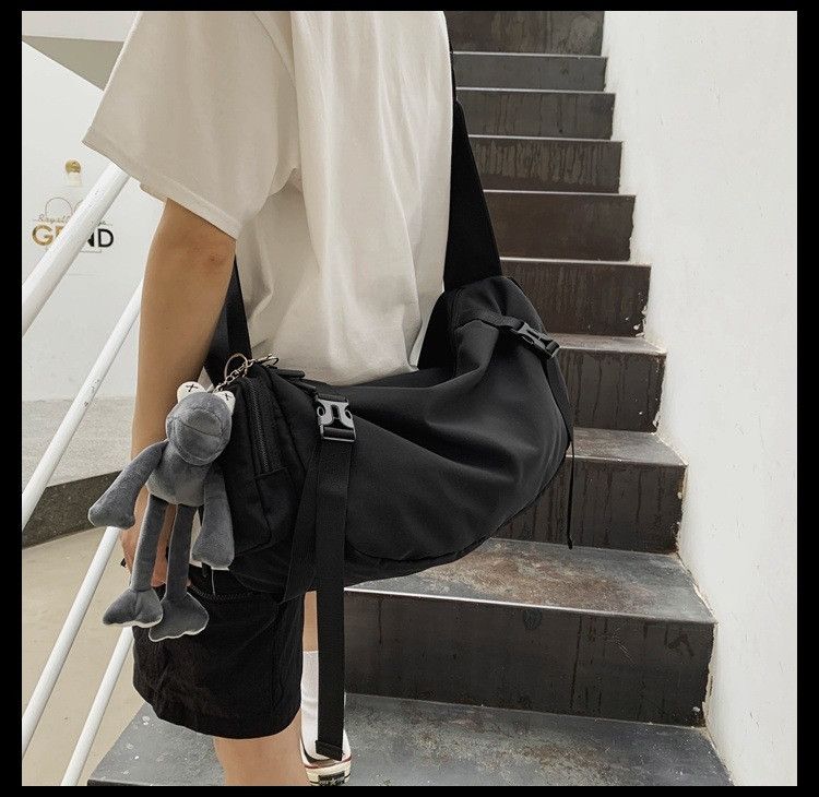 Japanese Brand × Vintage Outdoor retro puffer hobo bag shoulder messenger bag Size ONE SIZE - 1 Thumbnail