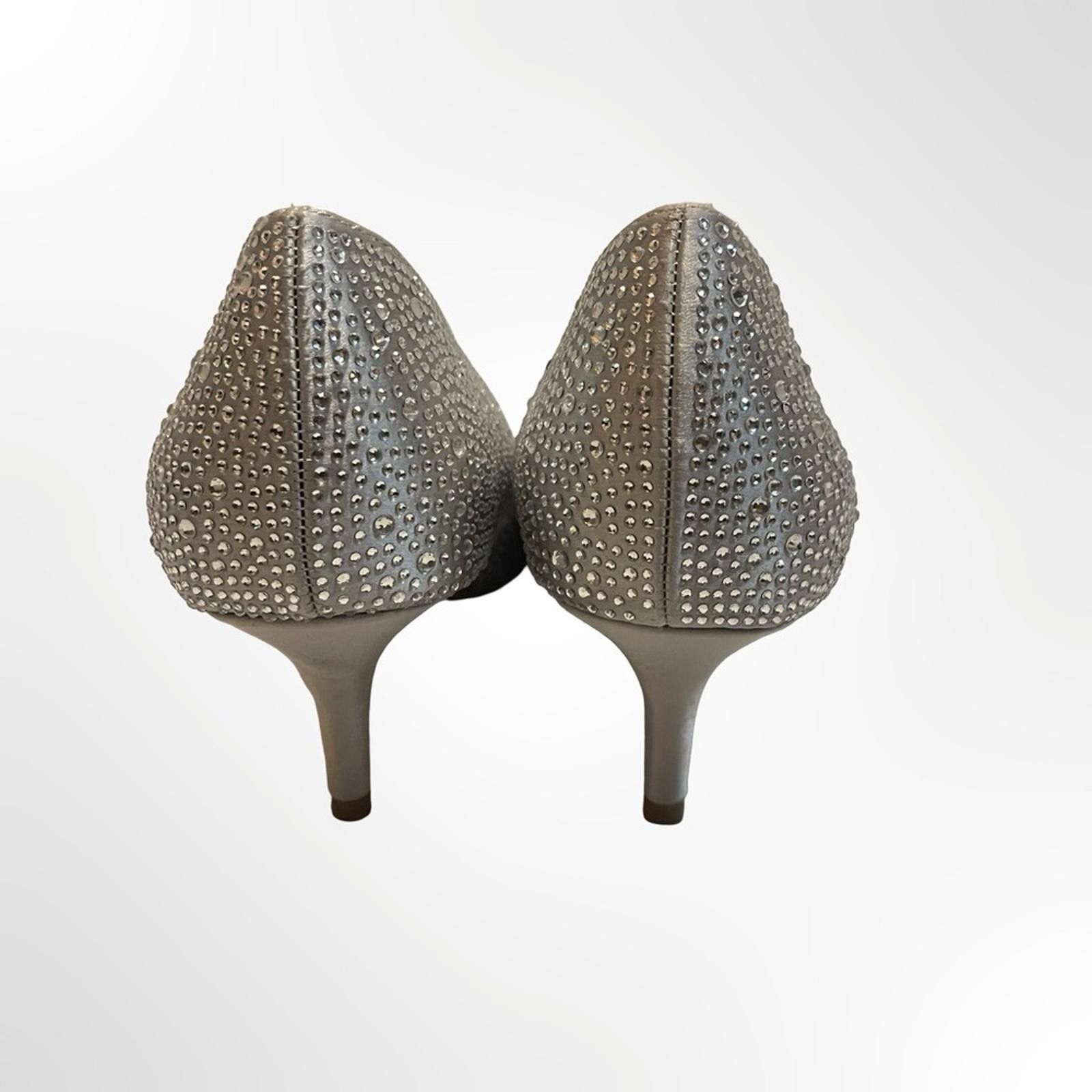 Other Badgley Mischka Rhinestone Pointed-Toe Pumps in size 11 Size US 11 / IT 41 - 3 Thumbnail
