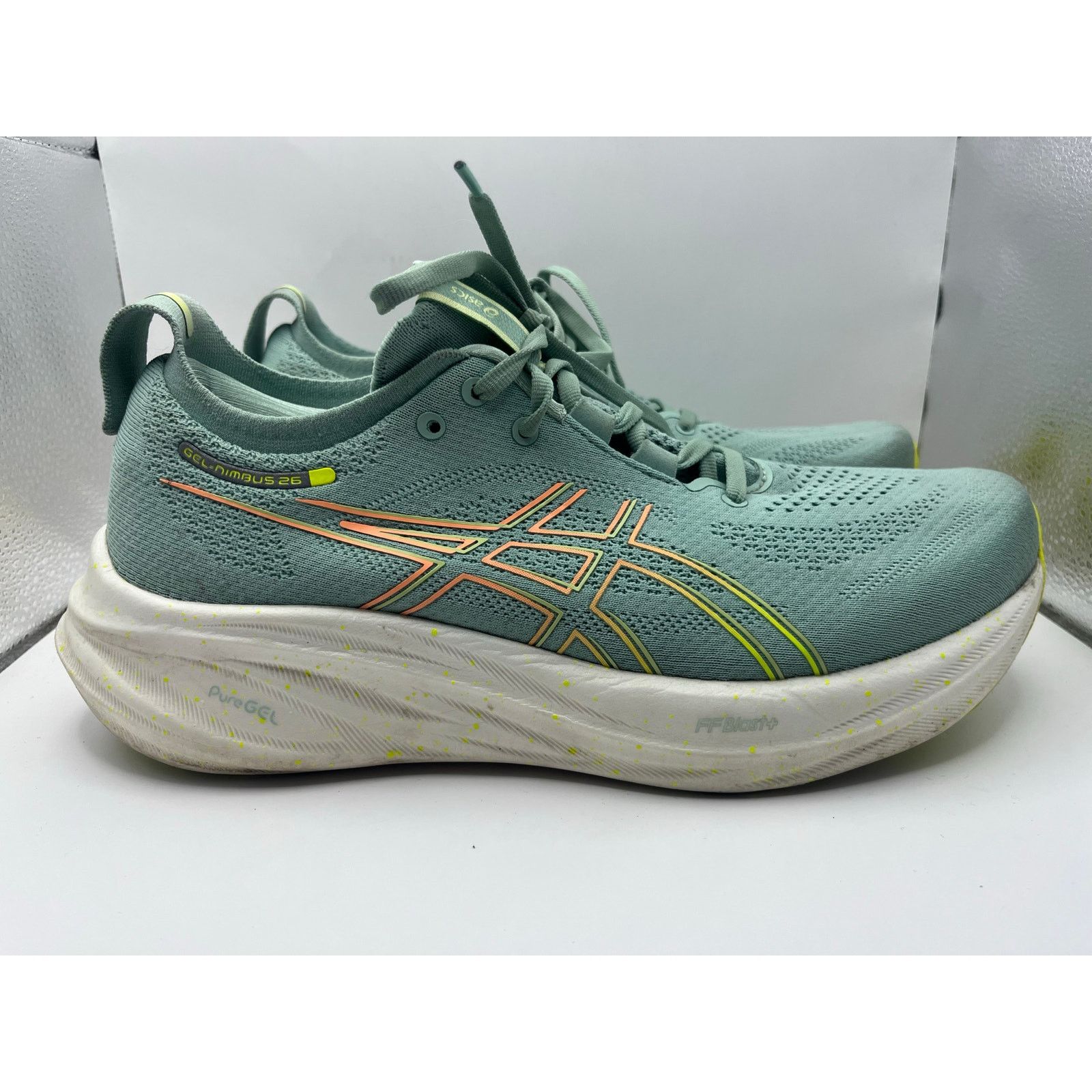 Asics Asics Gel Nimbus 26 Light Celadon Safety Yellow Running 9.5" Size US 9.5 / IT 39.5 - 2 Thumbnail