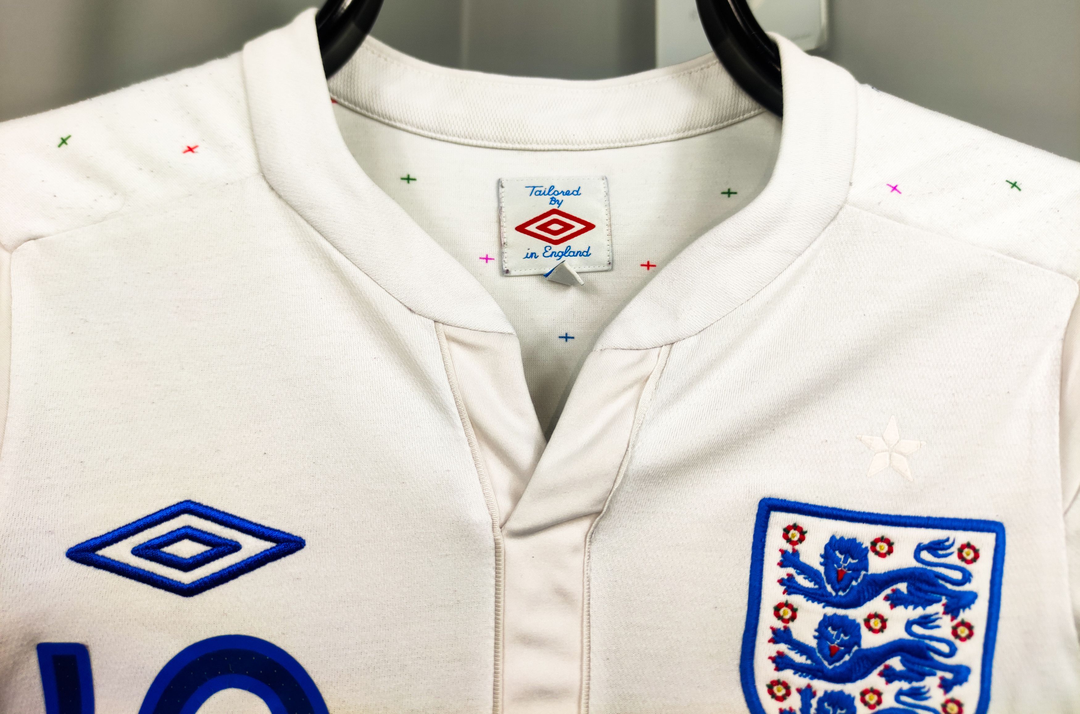 Umbro Wayne Rooney #10 England 2011 Home Umbro Blokecore Vintage Size US S / EU 44-46 / 1 - 15 Thumbnail