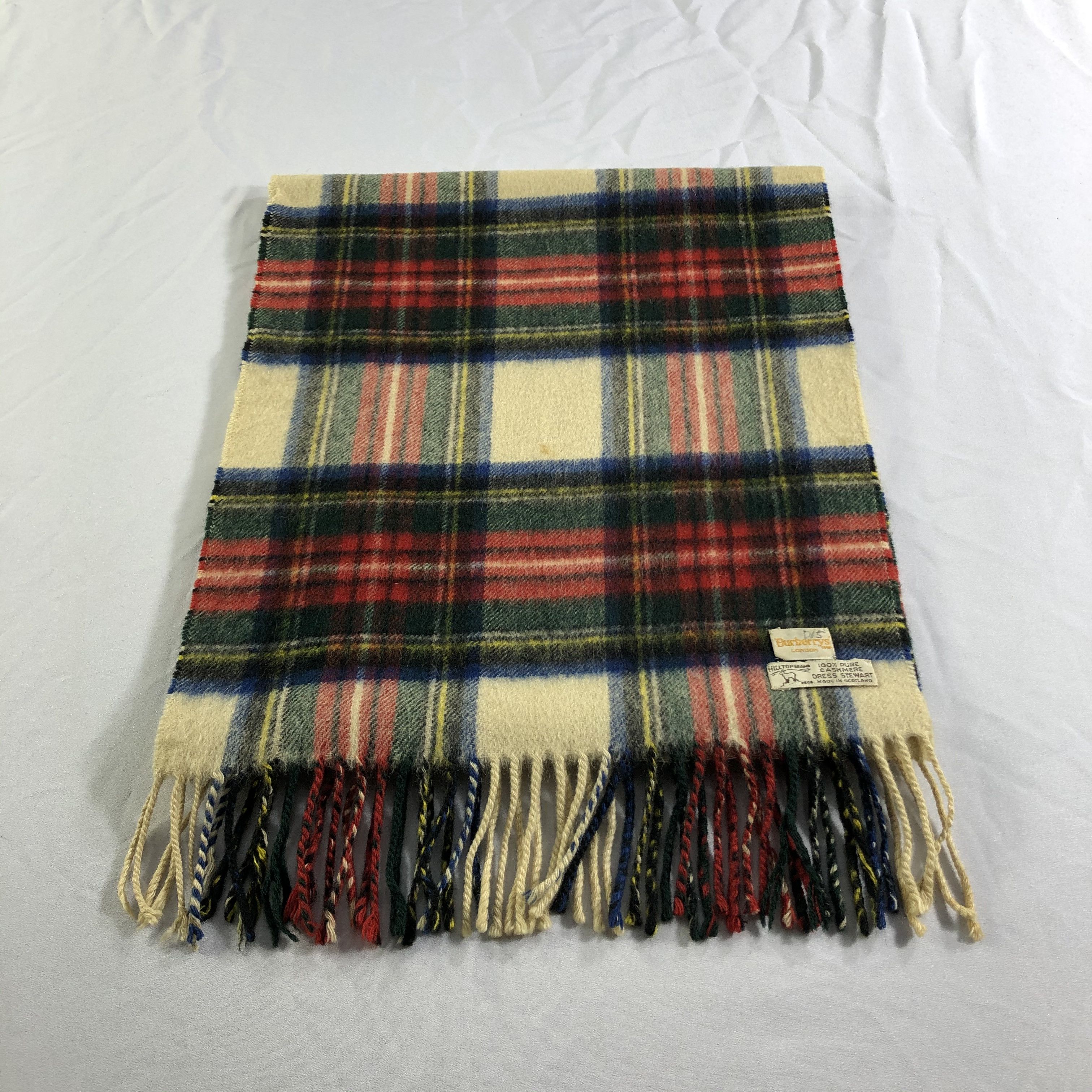 Burberry Burberrys Nova Check Cashmere Scarf Muffler Neckwear V2318 Size ONE SIZE - 2 Thumbnail