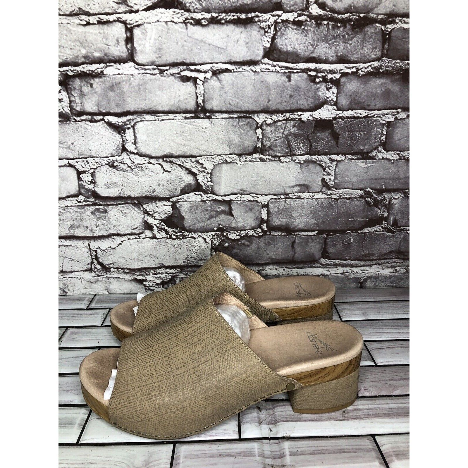 Other Dansko Maci Taupe Textured Beige Tan Leather Heel Sandals Wo Size US 9.5 / IT 39.5 - 16 Thumbnail
