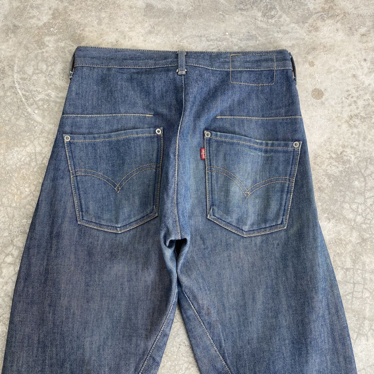 Levi's Vintage Levis Engineered Regular Fit Denim Twisted Leg Jeans Size US 29 - 11 Thumbnail