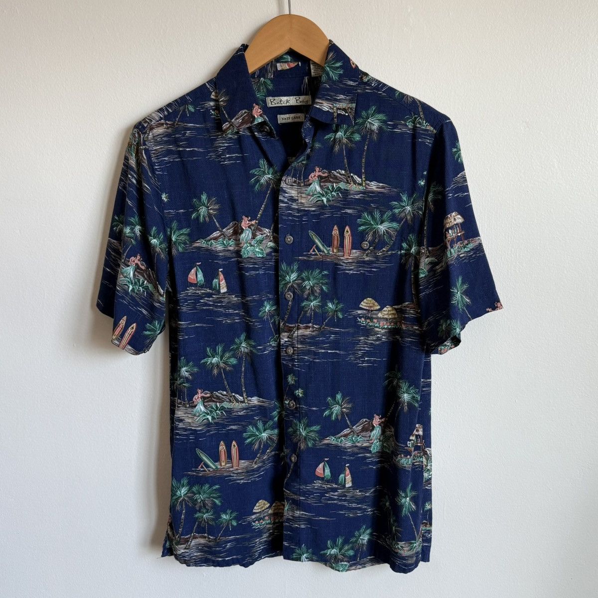 Vintage Batik Bay Men’s Hawaiian Button-Up Shirt Tropical Rayon Size US S / EU 44-46 / 1 - 2 Thumbnail