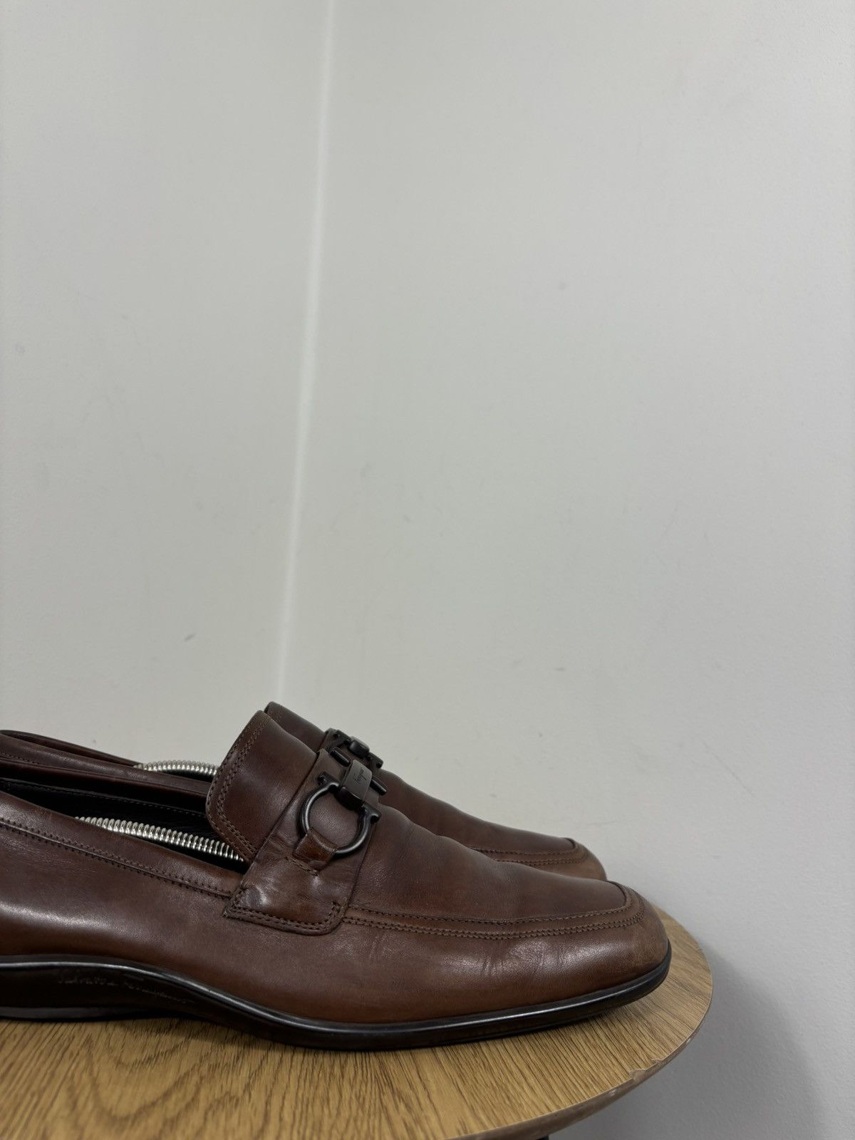 Salvatore Ferragamo Salvatore Ferragamo Men’s Dinamo Gancini Bit Leather Loafers Size US 8.5 / EU 41-42 - 4 Thumbnail