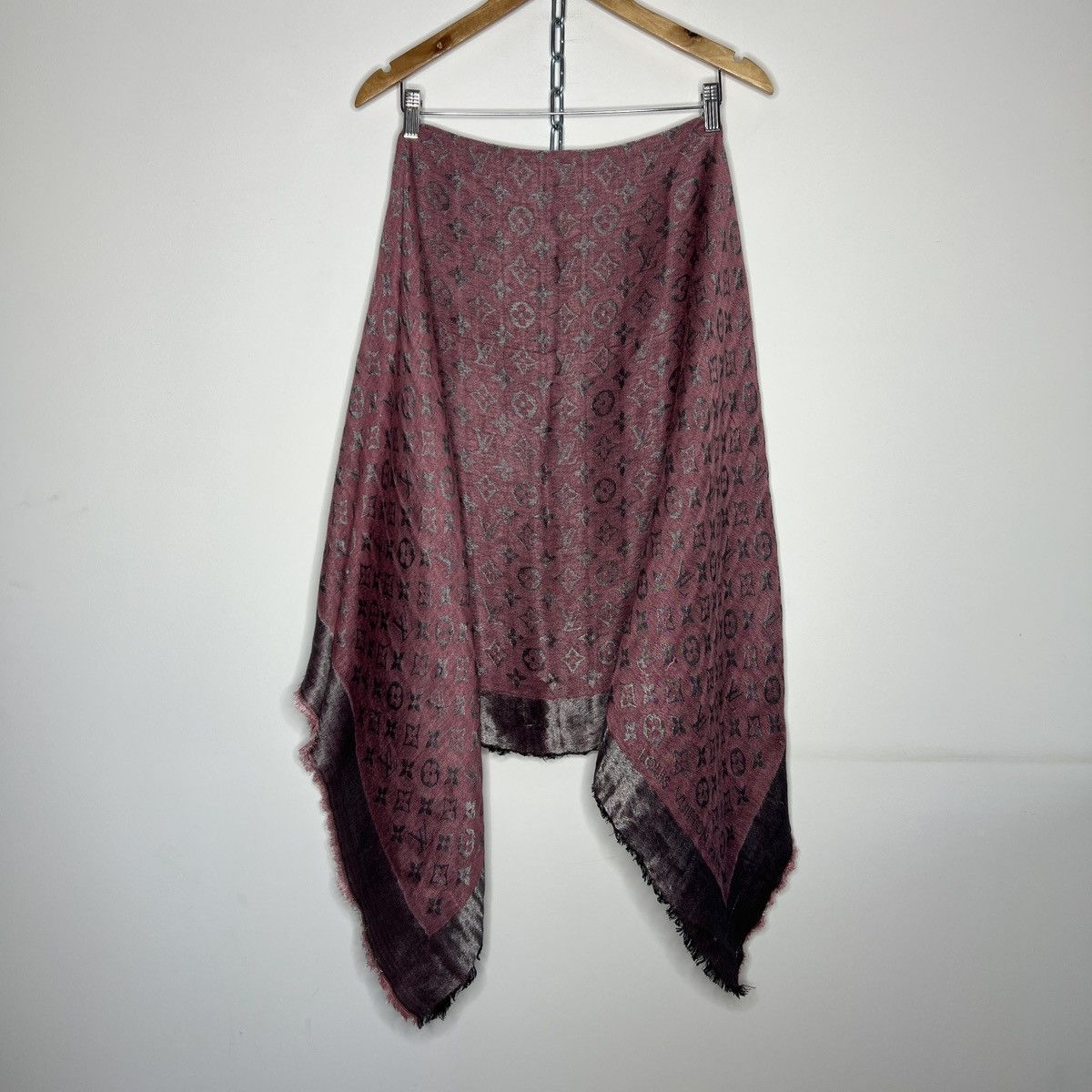 Louis Vuitton Louis Vuitton Scarf Silk Wool Metal Monogram Pattern LV Size ONE SIZE - 2 Thumbnail