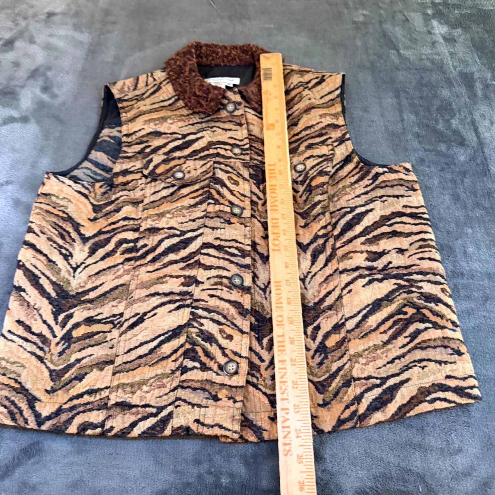 Coldwater Creek Coldwater Creek Tiger Print Tapestry Vest Fuzzy Collar Sleeveless Medium Womens Size M / US 6-8 / IT 42-44 - 7 Thumbnail