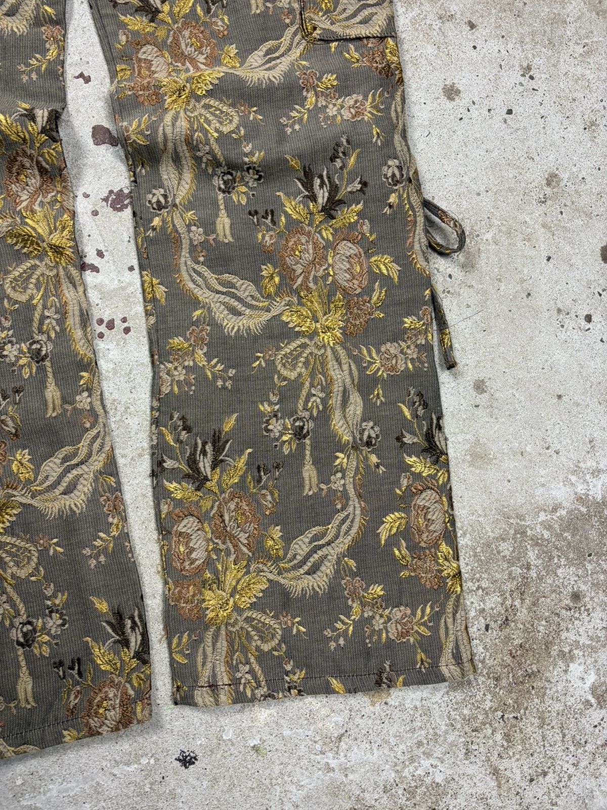 Roberto Cavalli Vintage 2000s Roberto Cavalli Class Floral Cargo Pants Size 30" / US 8 / IT 44 - 16 Thumbnail
