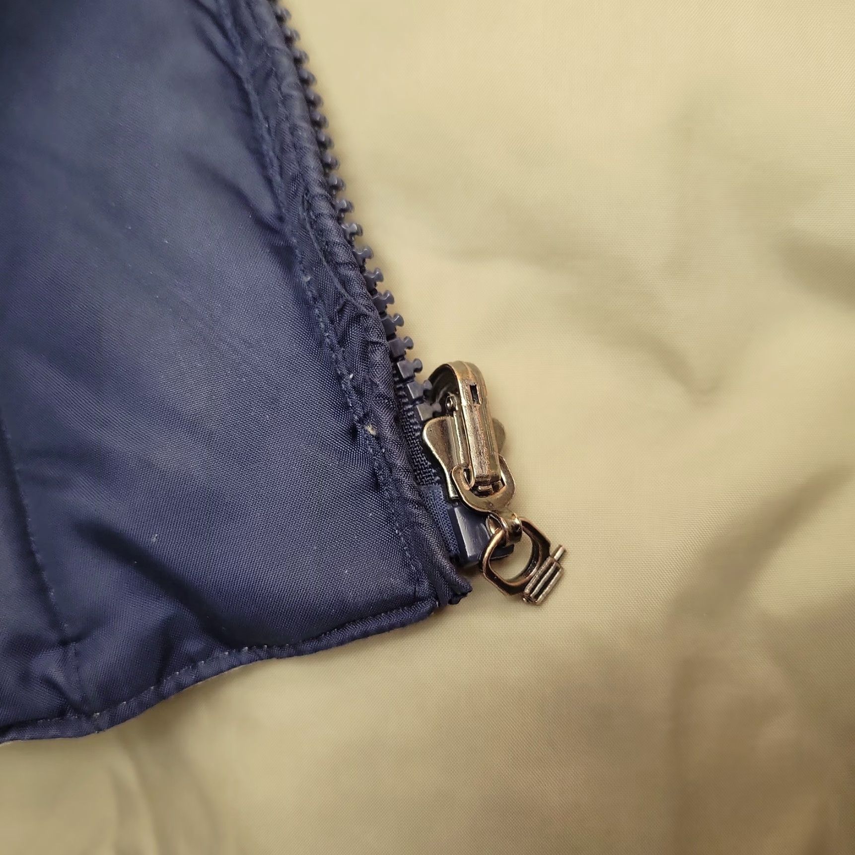 Vintage VINTAGE Silver Rider Down Puffer Vest Men L Blue Reversible 80s 90s Wind-Resistant Full Zip Sleeveless Mens Size US L / EU 52-54 / 3 - 2 Thumbnail