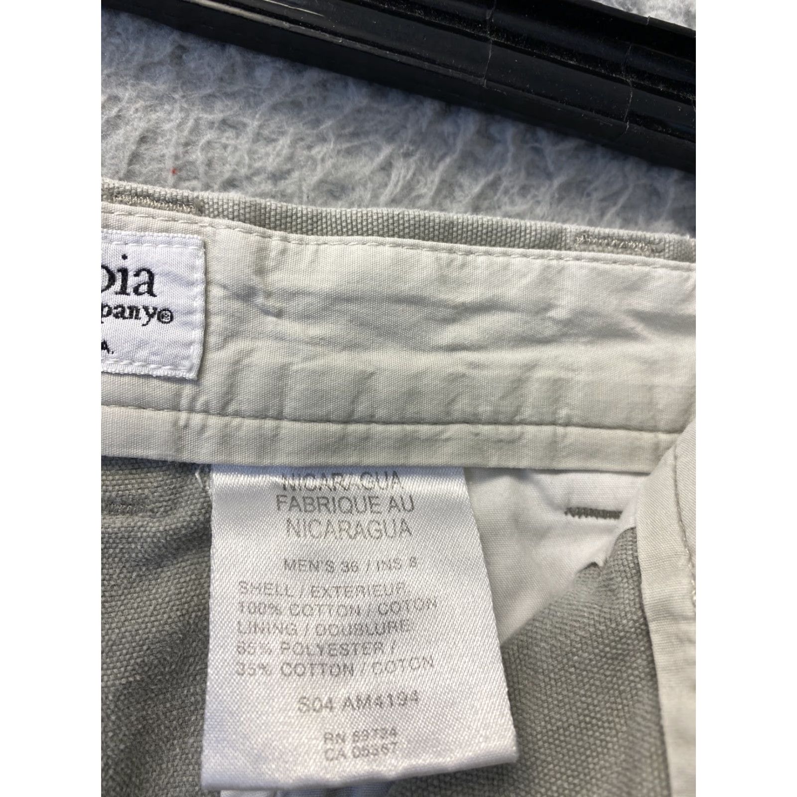 Vintage Columbia Mens Shorts Hiking Size 36 Cotton Tan/Light Green Zip Pockets 8in Inseam Regular Fit Outdoor Casual Size US 36 / EU 52 - 5 Thumbnail