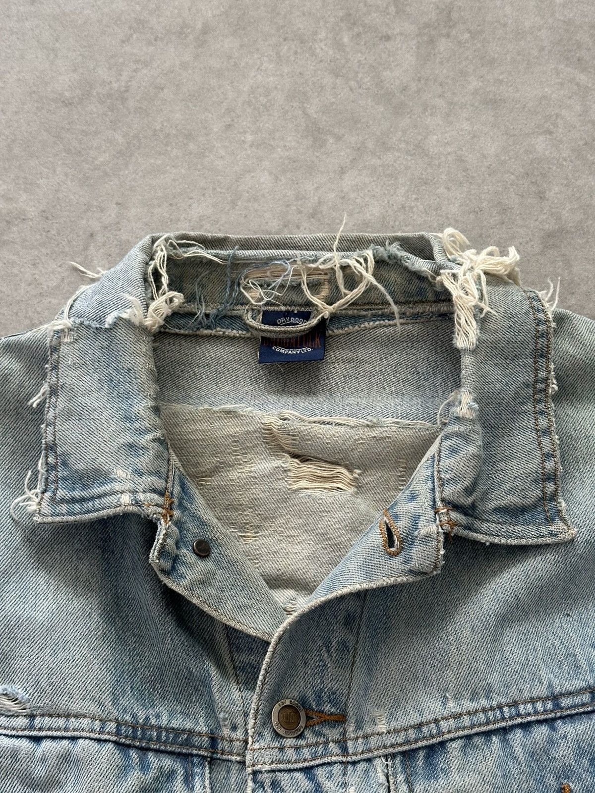 Vintage Vintage Sting Denim Jacket Thrashed Distressed Unique Rare Size US L / EU 52-54 / 3 - 10 Thumbnail