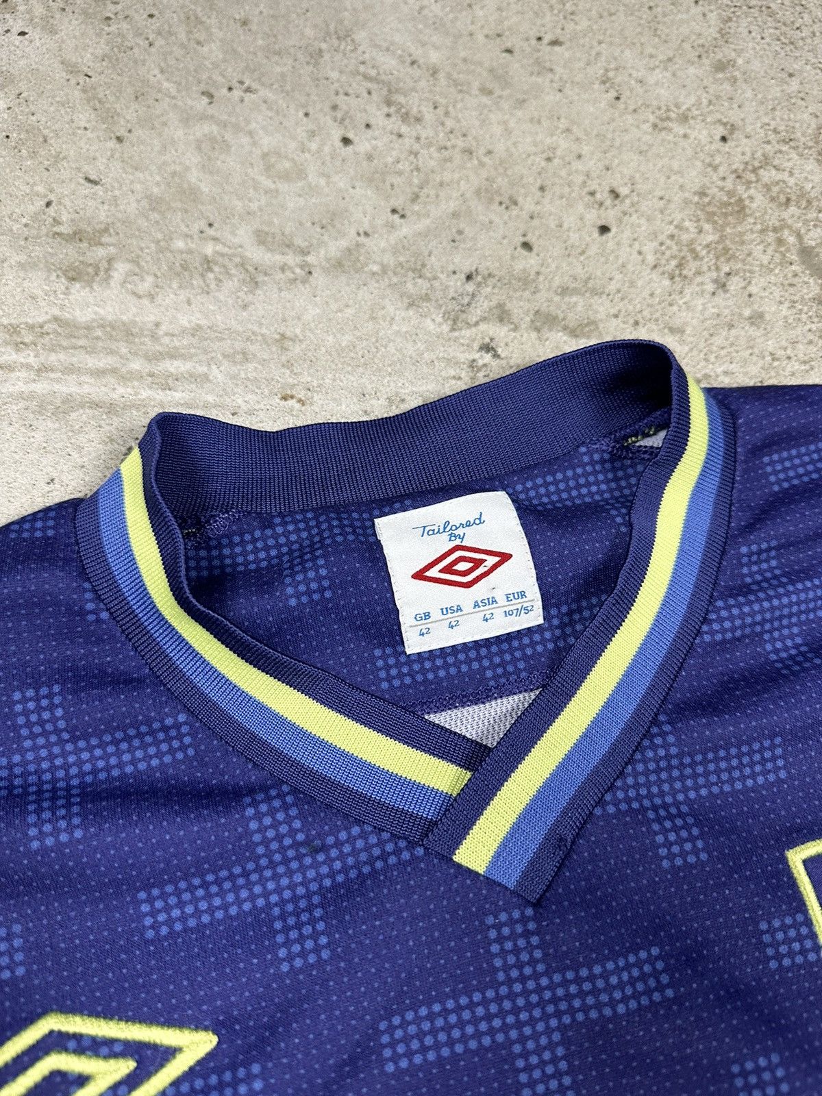 Umbro × Vintage Umbro x England 2012/2013 Home GK Jersey Long Sleeve Size US M / EU 48-50 / 2 - 6 Thumbnail
