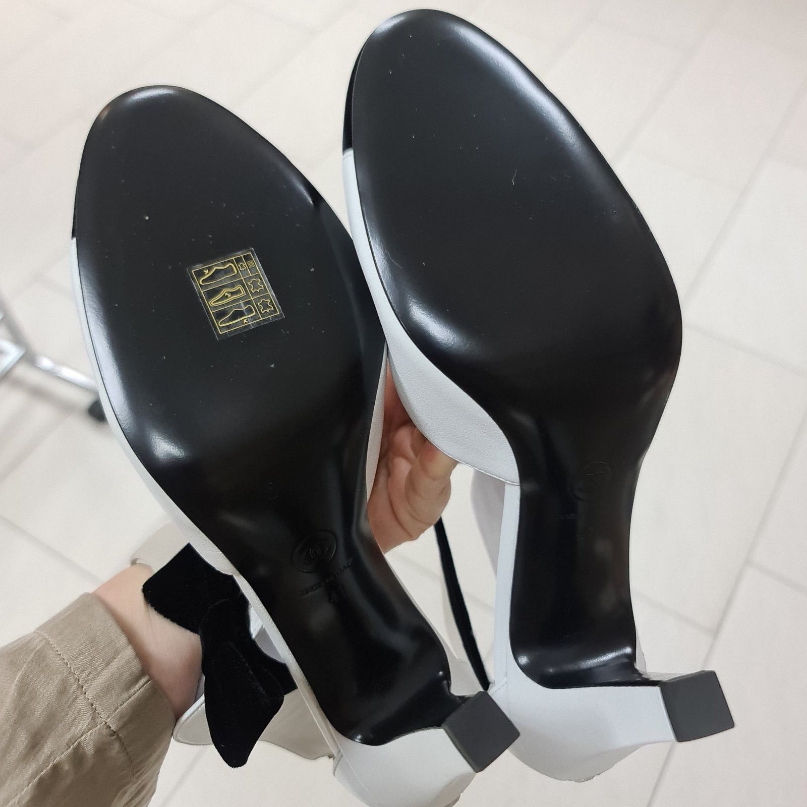 NWOB Chanel Black White Heeled Sandals Sz.41