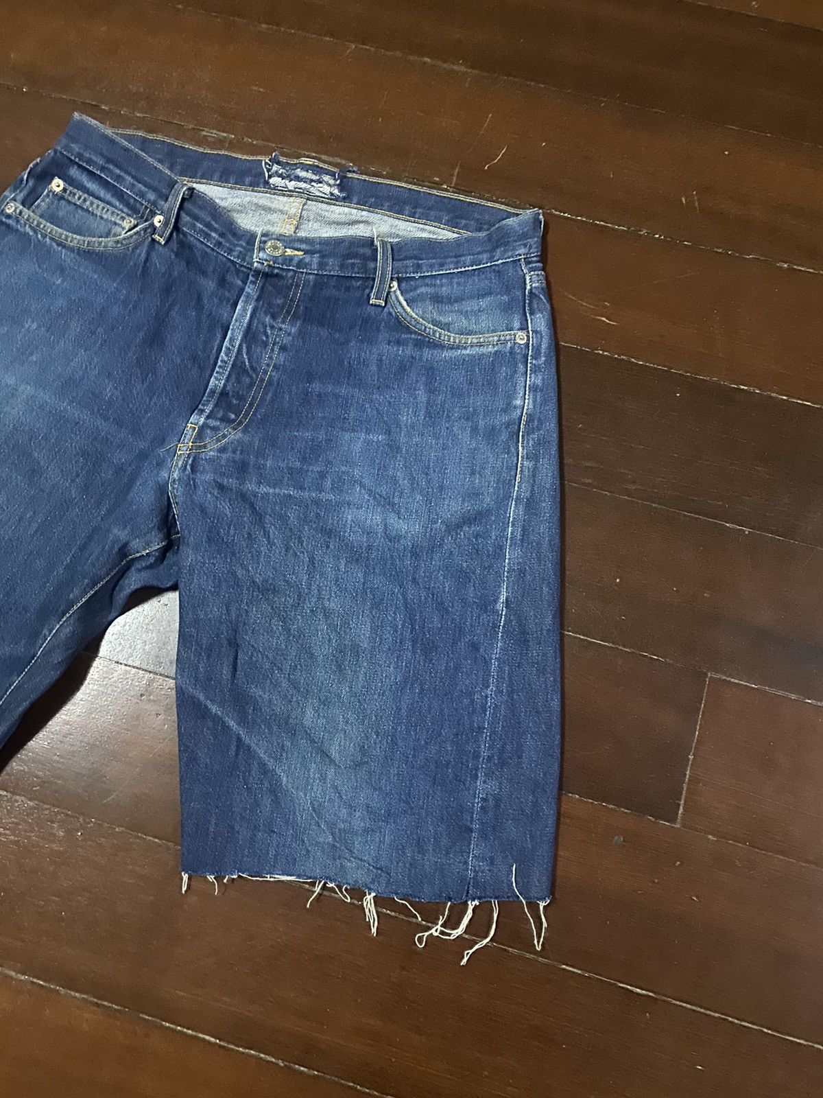 FIRE 🔥🔥 VINTAGE SUPREME DENIM TEAR RIPPED SHORT DISTRESSED