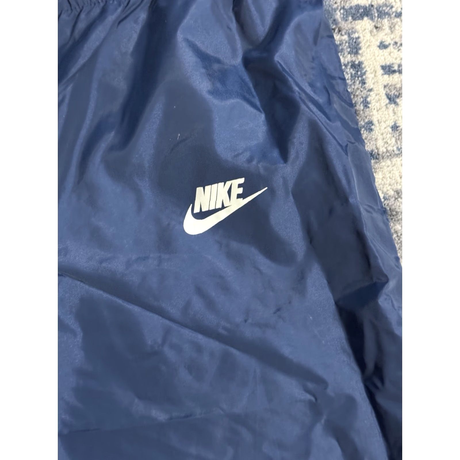 Nike VINTAGE Nike Blue Tag Nylon Jogger Track Pants Mens L 80s Sports Basketball Nylon Lightweight Elastic Waist 28.5in Inseam USA Jeans/Pants Size US 33 - 3 Thumbnail