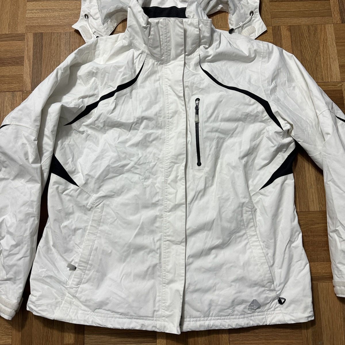 Nike ACG Vintage Nike ACG 3 layer jacket Size US L / EU 52-54 / 3 - 3 Thumbnail