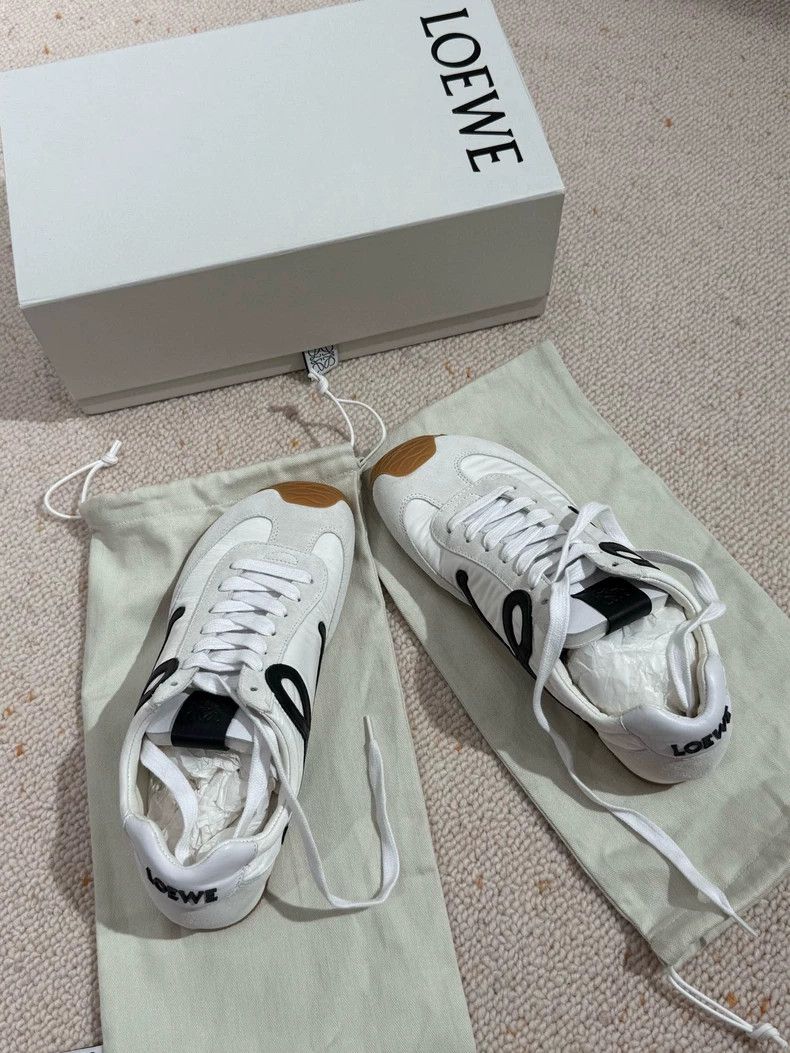 Loewe Loewe Runner 2.0 Women's White Sneakers - dmc Size US 9 / IT 39 - 1 Thumbnail