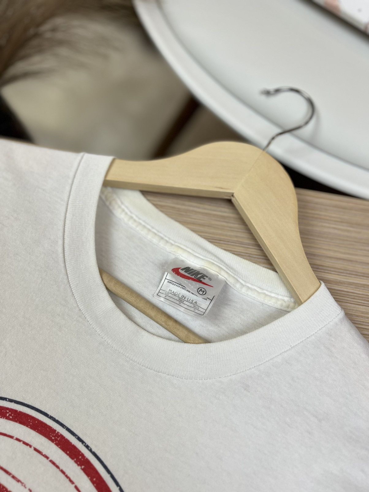 Nike Vintage Nike tee big logo rare size M Size US M / EU 48-50 / 2 - 4 Thumbnail