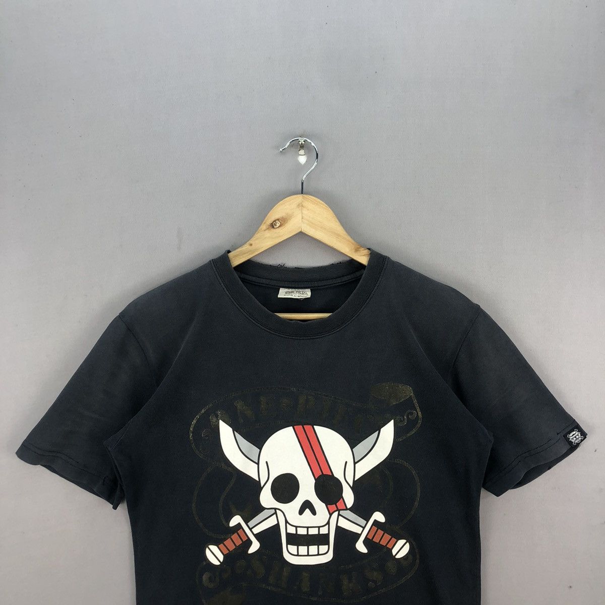 One Piece Vintage 00’s One Piece Shanks Trashed Faded Shirt Size US S / EU 44-46 / 1 - 4 Thumbnail
