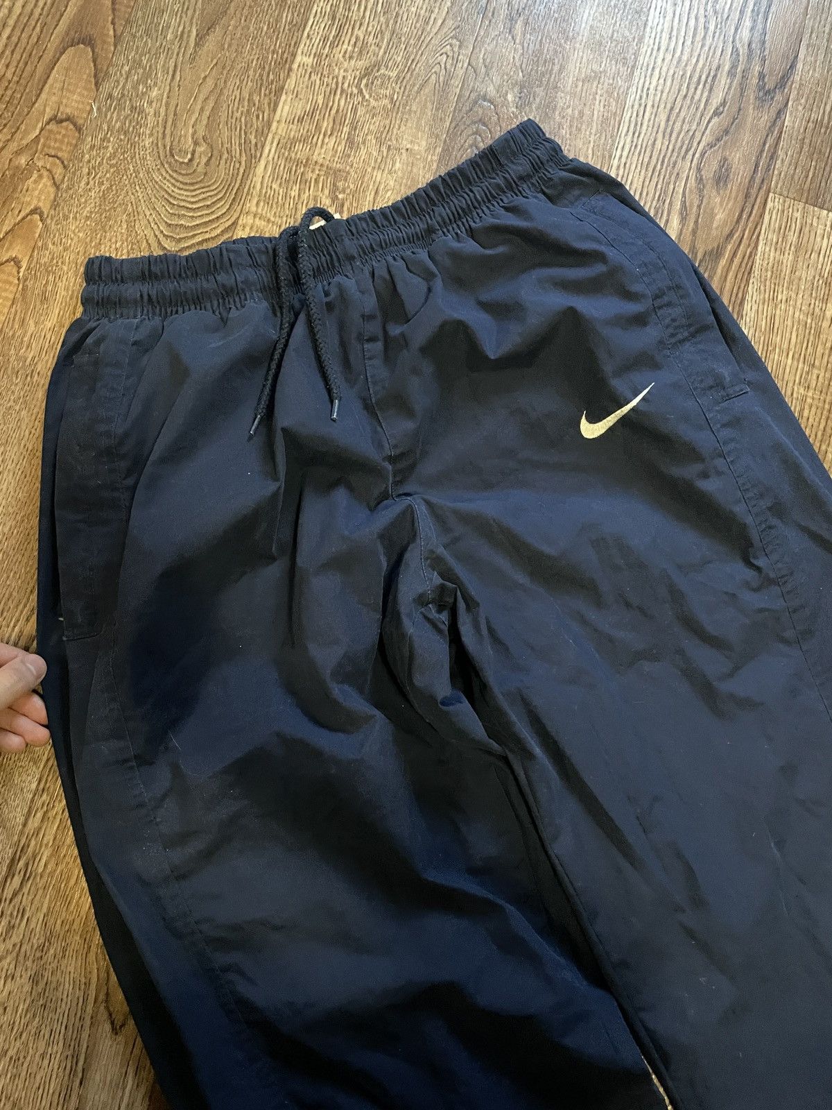 Nike Vintage Nike Trackpants Baggy Nylon Drill Y2K SK8 Style Size US 34 / EU 50 - 7 Thumbnail