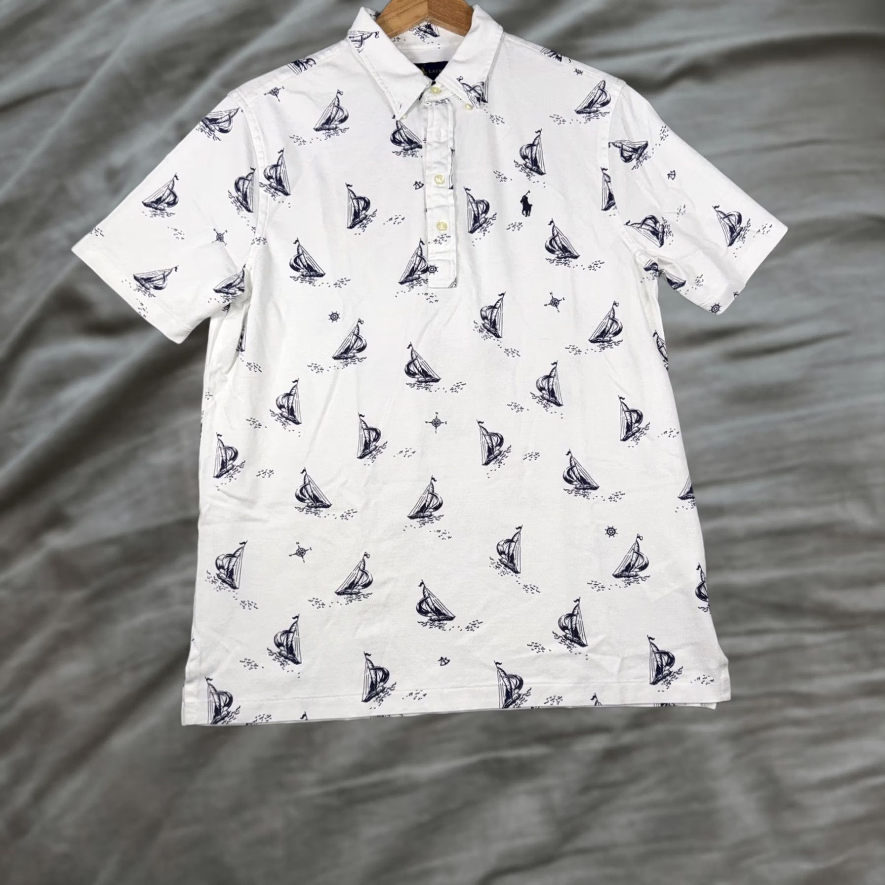 Ralph Lauren Ralph Lauren Polo Shirt Mens L White Knit Oxford Sailboat Nautical Graphic Print Button-Down Collar Short Sleeve Polo Boy Not Applicable Size US L / EU 52-54 / 3 - 1 Thumbnail