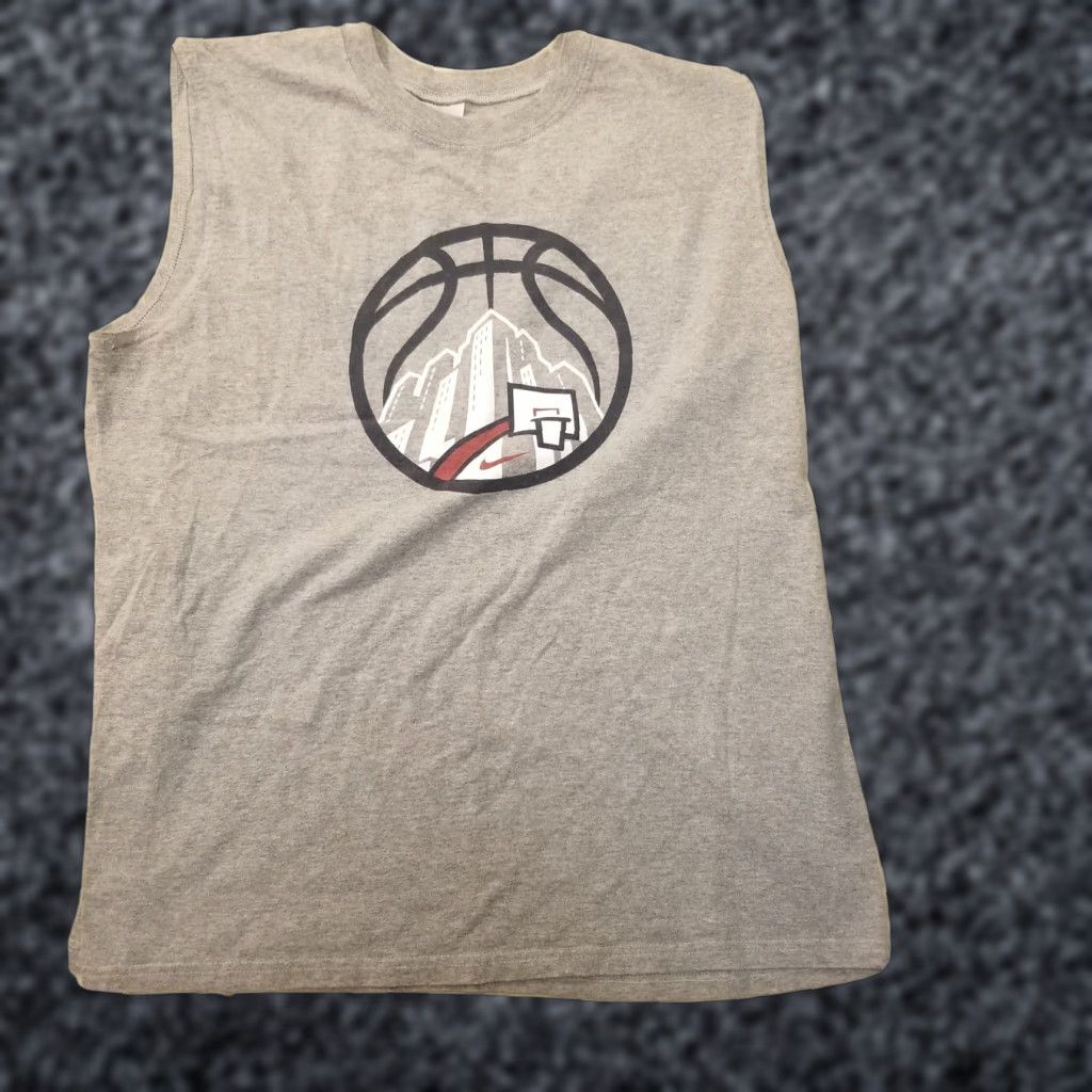 Nike VINTAGE Nike Basketball Tank Top Mens L Gray 90s Made In USA Crew Neck Sleeveless Cotton Blend Athletic Top Nike Basketbal Size US L / EU 52-54 / 3 - 1 Thumbnail