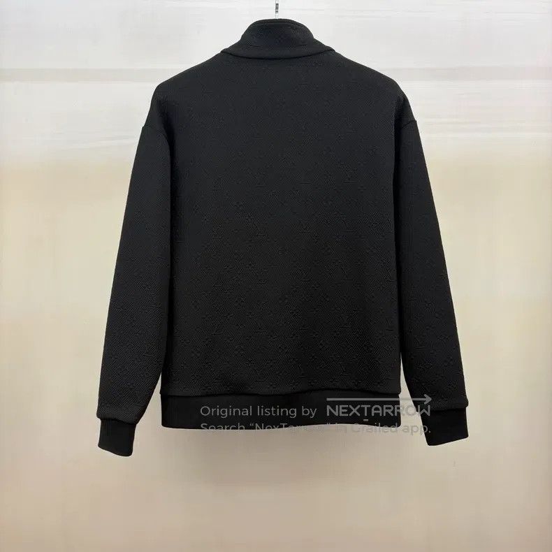 Louis Vuitton Louis Vuitton embossed dark pattern and full logo jacket Size US M / EU 48-50 / 2 - 2 Thumbnail