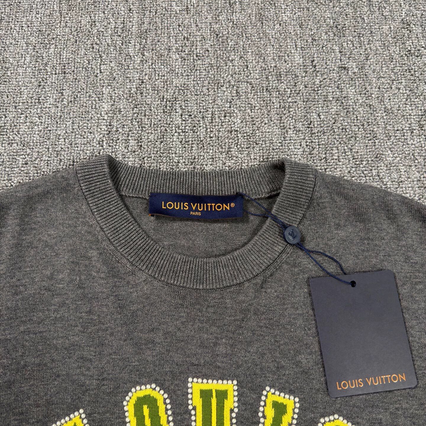 Louis Vuitton LV 25 DogClaw Beaded Gray SS S Size US S / EU 44-46 / 1 - 3 Thumbnail