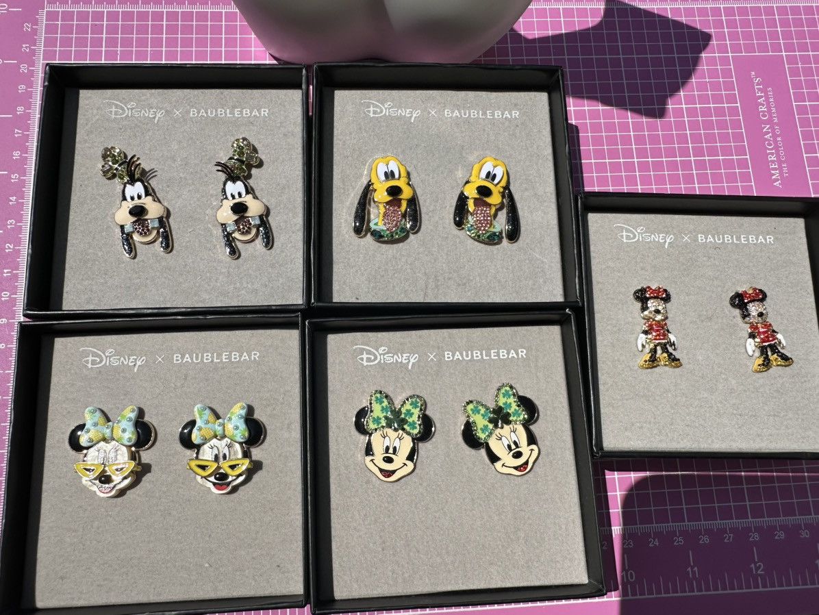 Designer × Disney 1 pc Disney X BAUBLEBAR Minnie Mouse Pluto Goofy diamond Size ONE SIZE - 1 Thumbnail