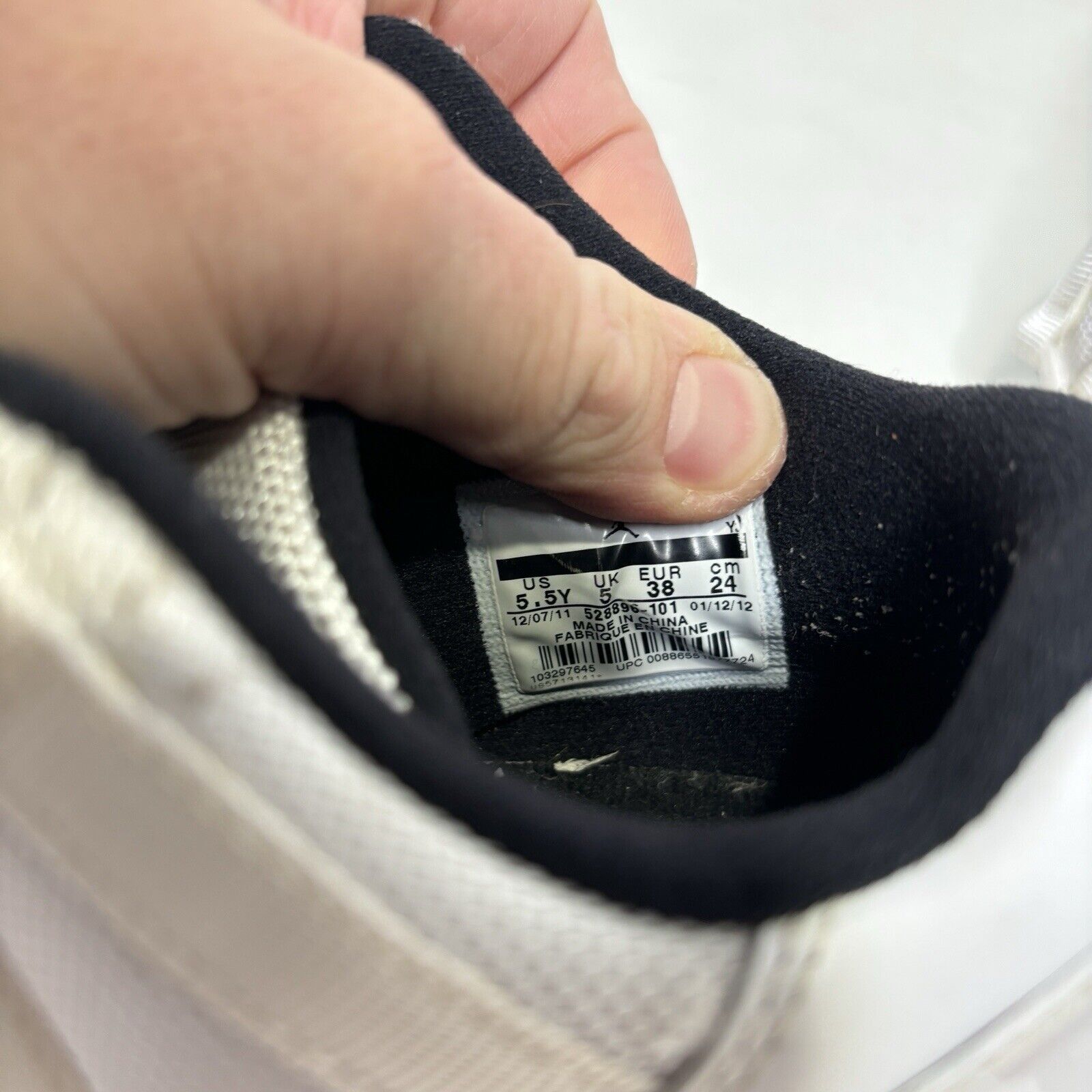 Jordan Brand Nike Air Jordan 11 Retro Low GS “Cherry/Red White” 2024 Size US 7 / IT 37 - 8 Thumbnail