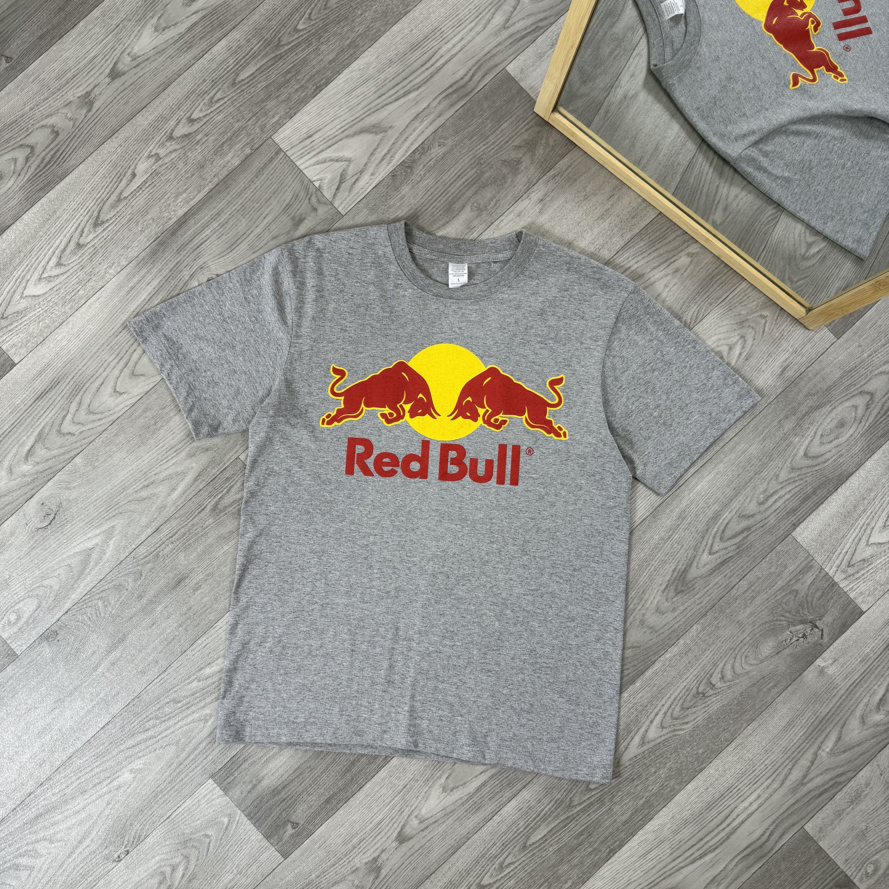 Red Bull Vintage Red Bull 90s Graphic Grey Tee Shirt L Size US L / EU 52-54 / 3 - 1 Thumbnail