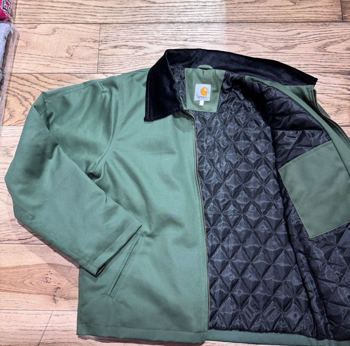 Carhartt Carhartt reworked bomer jacket olive green size L Size US M / EU 48-50 / 2 - 2 Thumbnail