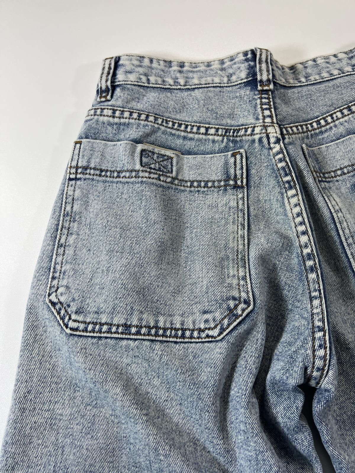 The Unbranded Brand Wide Leg Light Wash Denim Jeans with Patch Pockets Size 28" / US 6 / IT 42 - 10 Thumbnail