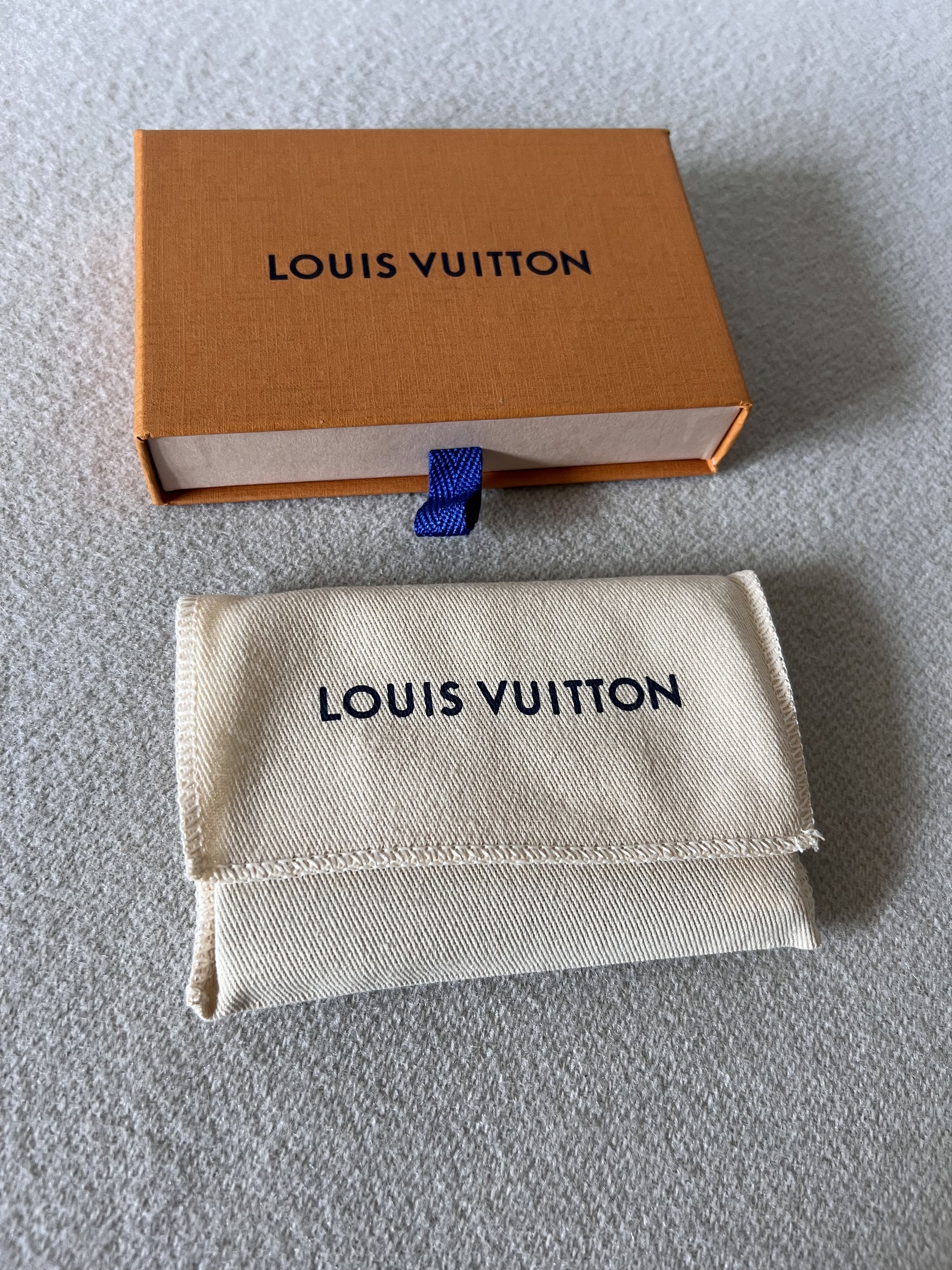 Louis Vuitton Louis Vuitton Pool Pocket Organizer in Blue Size ONE SIZE - 5 Thumbnail