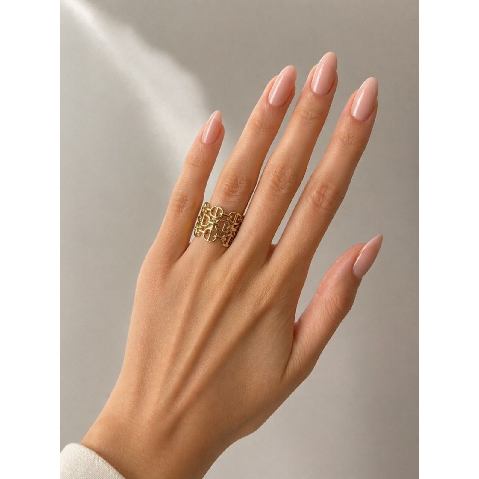 & Other Stories Gold Statement Link Ring - Elegant Women's Fashion Ring Size ONE SIZE - 1 Thumbnail