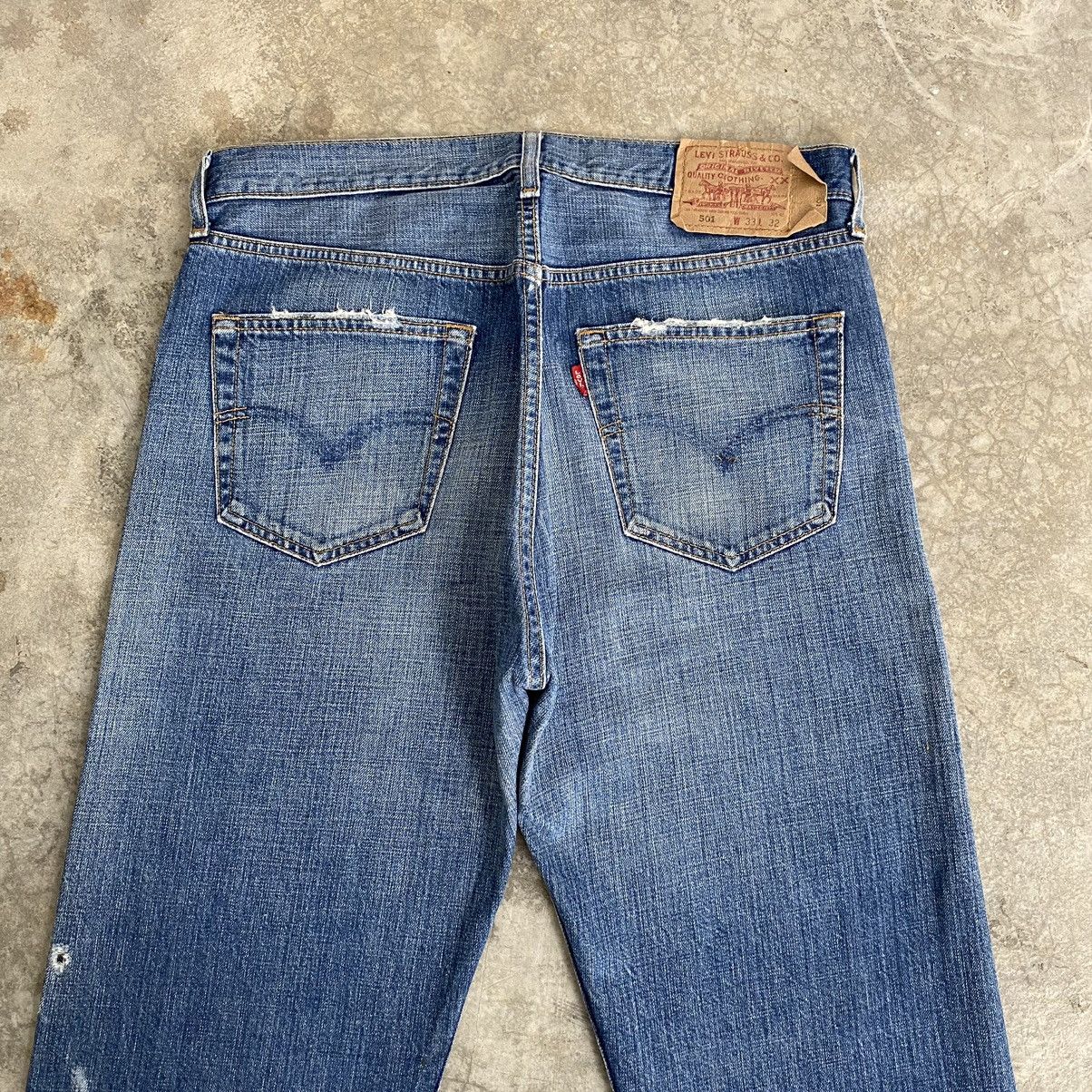 Levi's Size 33x32.5 Vintage 00’s Levis 501 Faded Blue Ripped Jeans Size US 33 - 12 Thumbnail