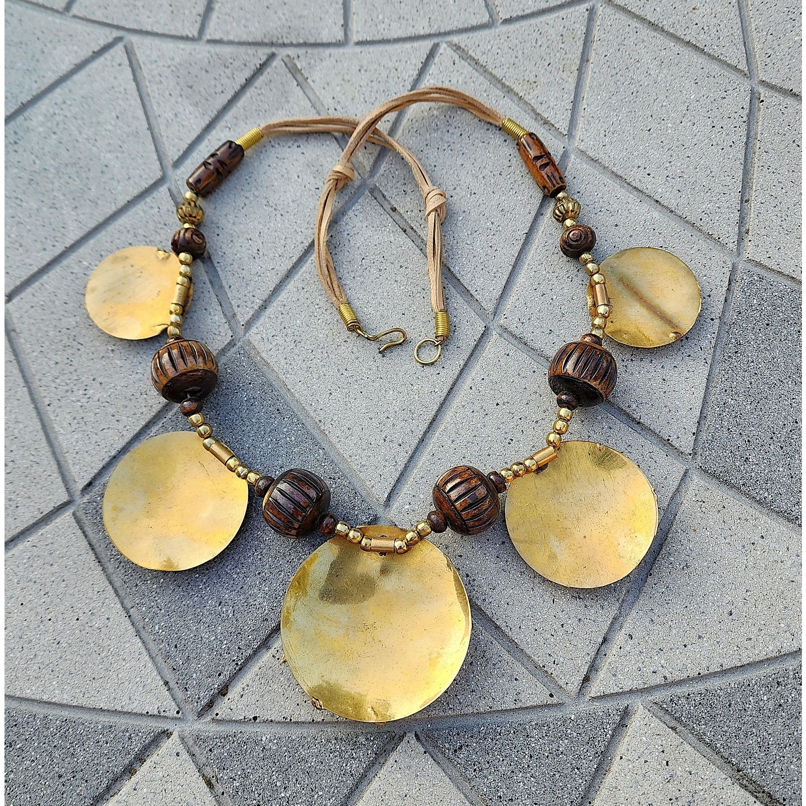 Vintage Artisan Contrast Brass Sun Disc Wood Bead Welded Necklace Size ONE SIZE - 3 Thumbnail