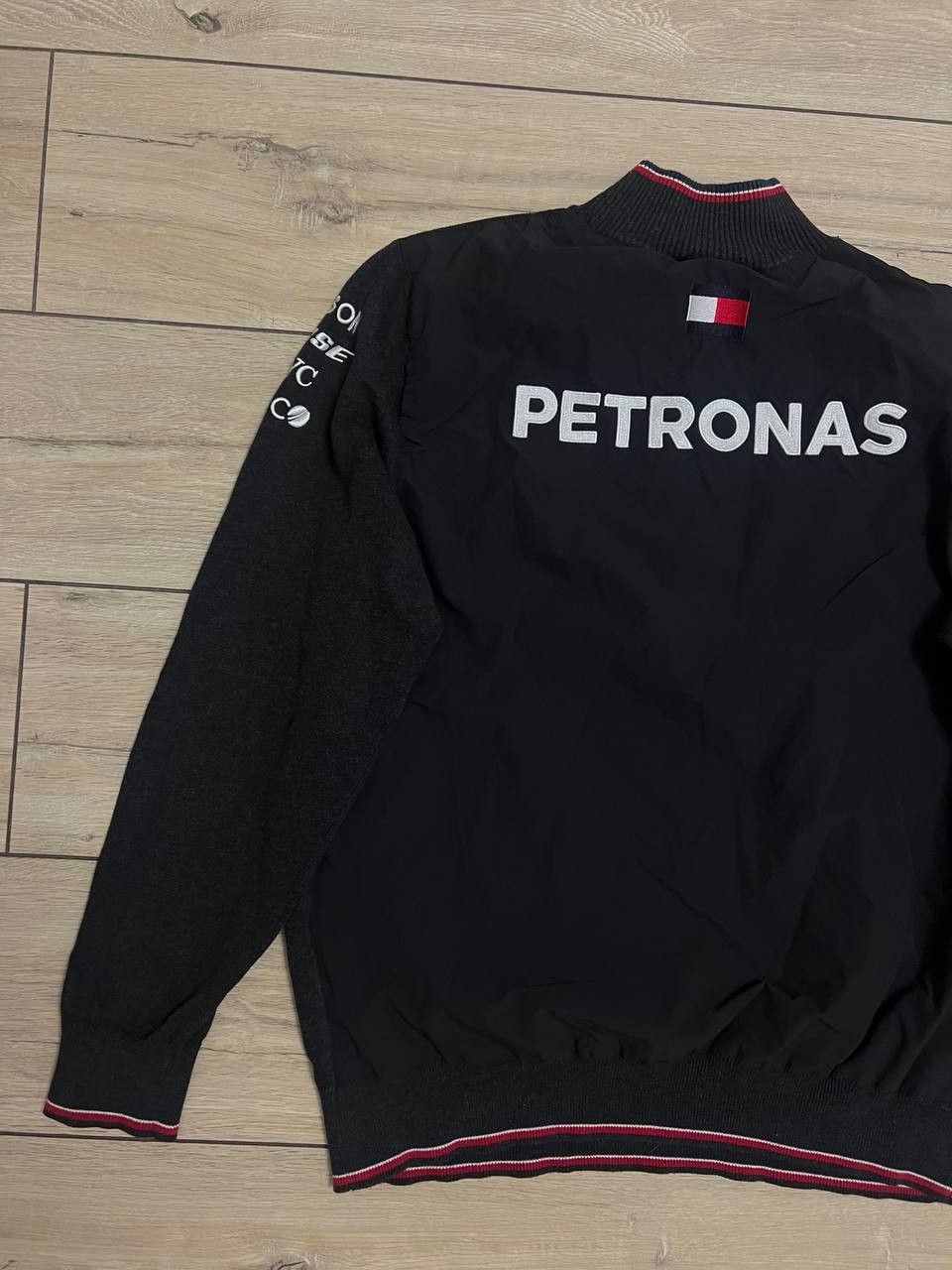 Formula 1 × Mercedes-Benz Mercedes AMG Petronas Racing F1 Jacket 1/4 Zip XL pullover Size US XL / EU 56 / 4 - 10 Thumbnail