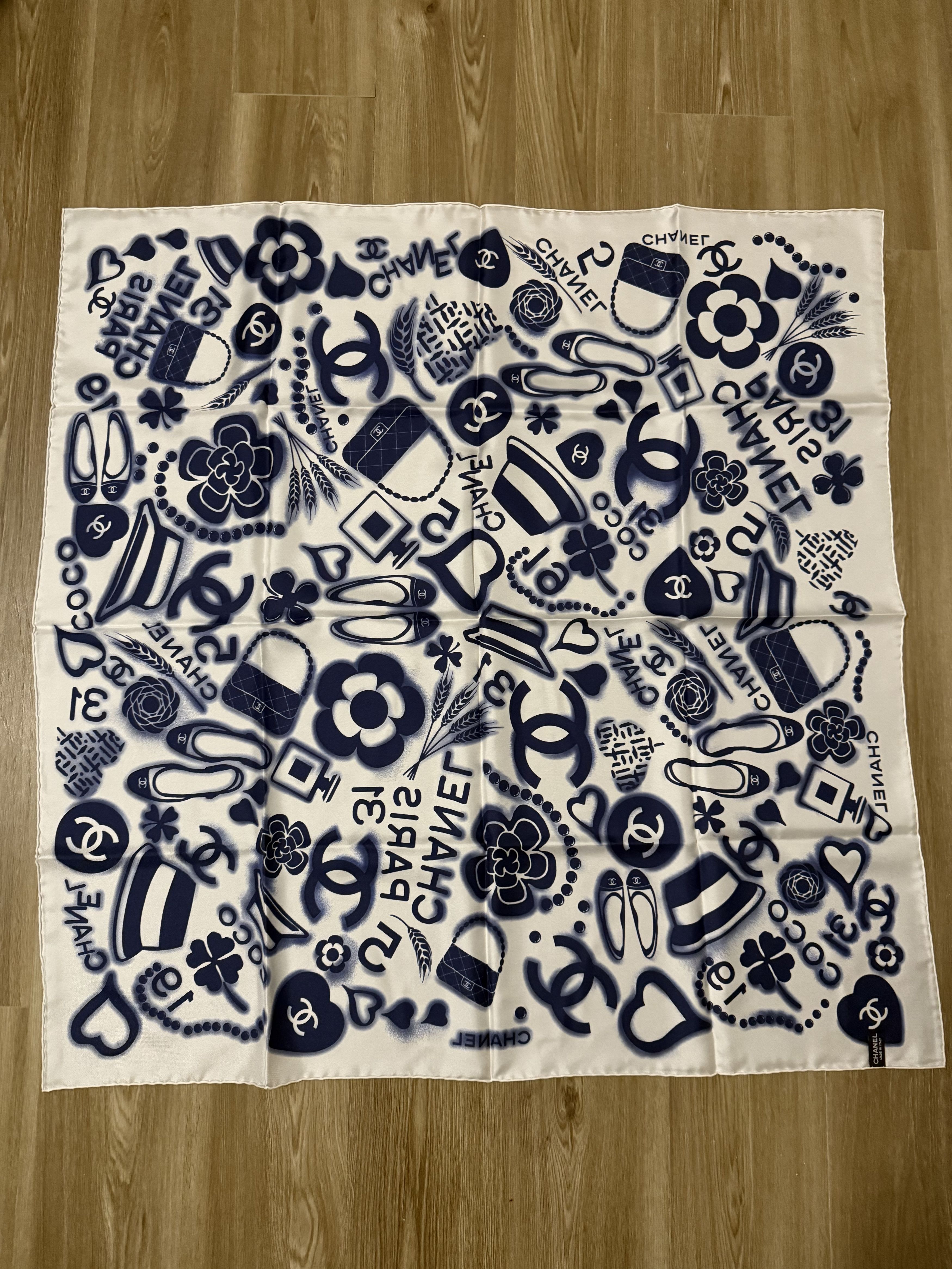 Chanel CHANEL 31 Rue Cambon Silk Scarf Size ONE SIZE - 2 Thumbnail