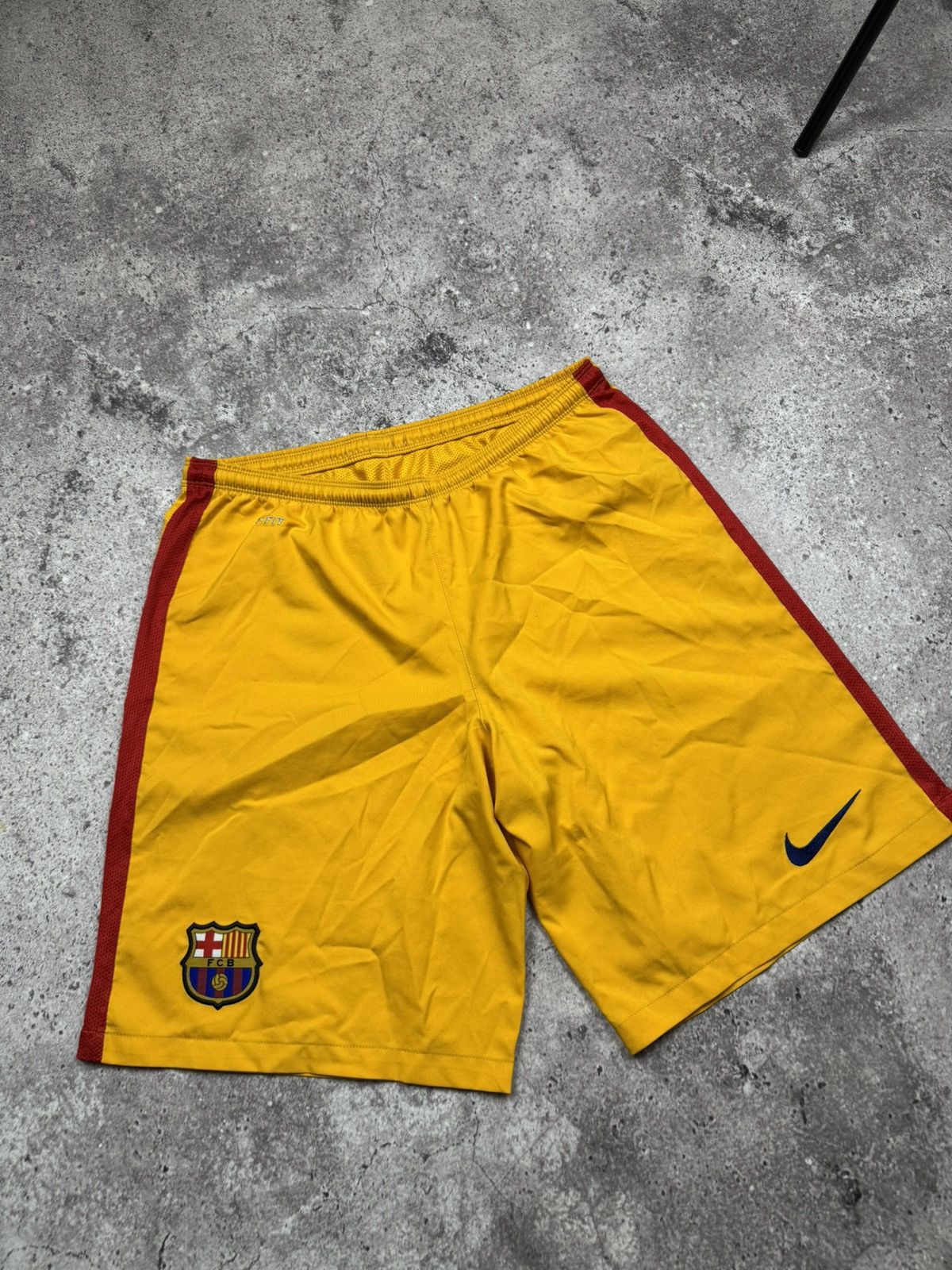 Nike 90'S Vintage Nike Barcelona Shorts Size M Y2K Soccer Size US 32 / EU 48 - 2 Thumbnail