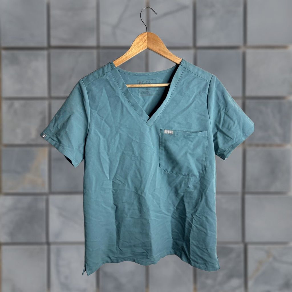 Vintage FIGS Technical Collection Scrub Top Mens Medium Blue V Neck Pocket FW1000 Size US M / EU 48-50 / 2 - 1 Thumbnail