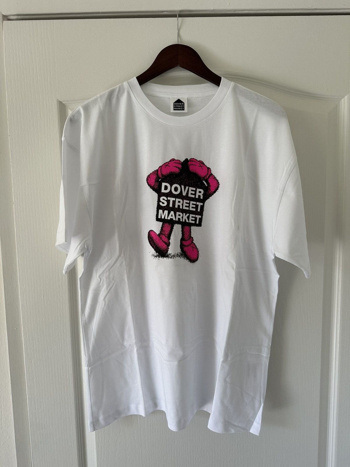 新品Mサイズ Kaws DSM Mascot T-Shirt (White)Tシャツ/カットソー(半袖 ...