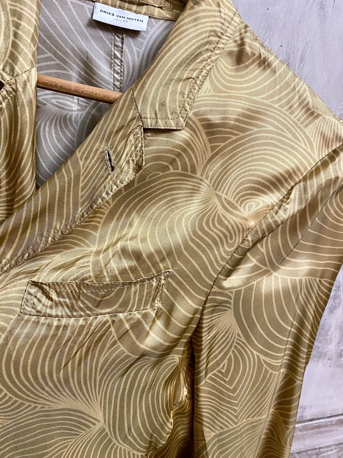 Dries Van Noten dries van noten ss 2018 runway satin print jacket 48 Size US M / EU 48-50 / 2 - 5 Thumbnail
