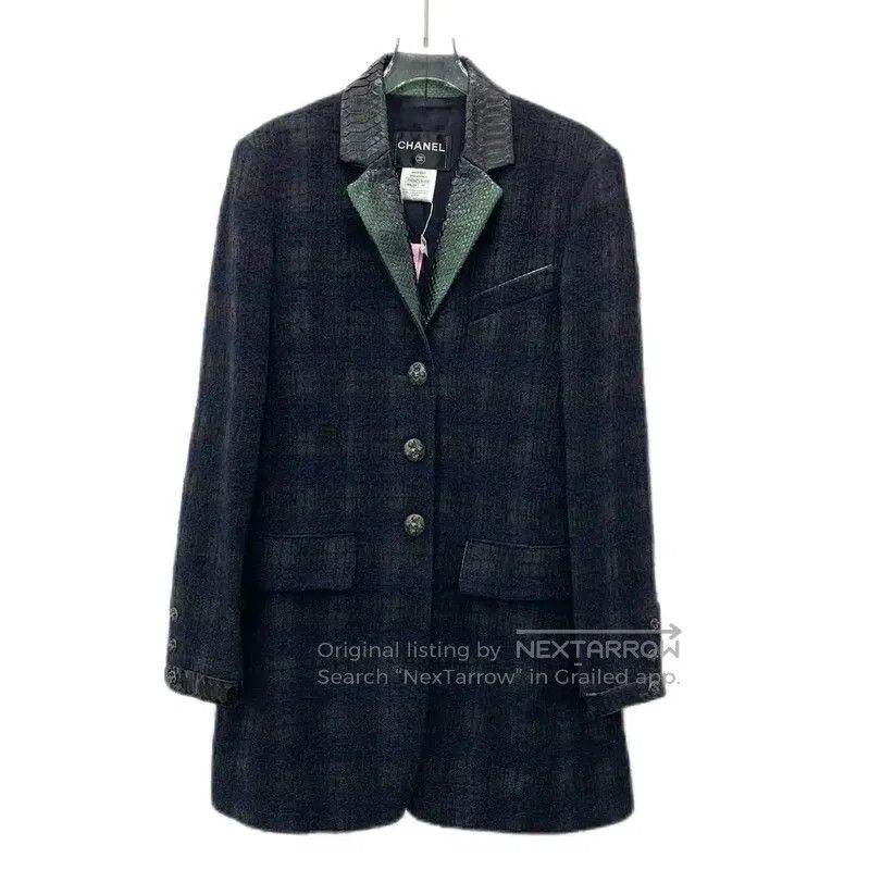 Chanel Chanel Black Wool Women's Coat Size XS . Size XS / US 0-2 / IT 36-38 - 1 Thumbnail