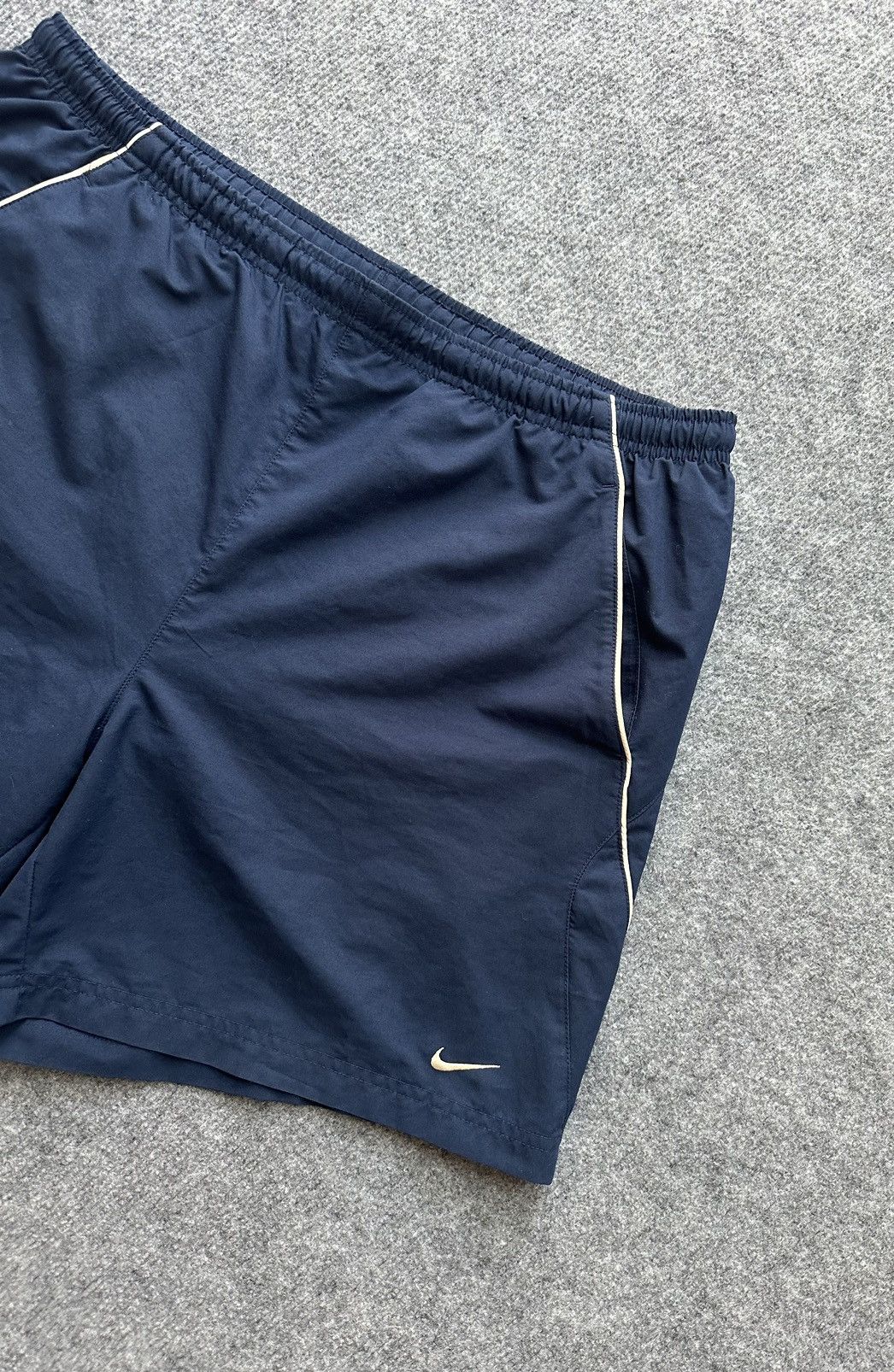 Nike Vintage shorts Nike 90s swoosh (size L) Size US 36 / EU 52 - 2 Thumbnail