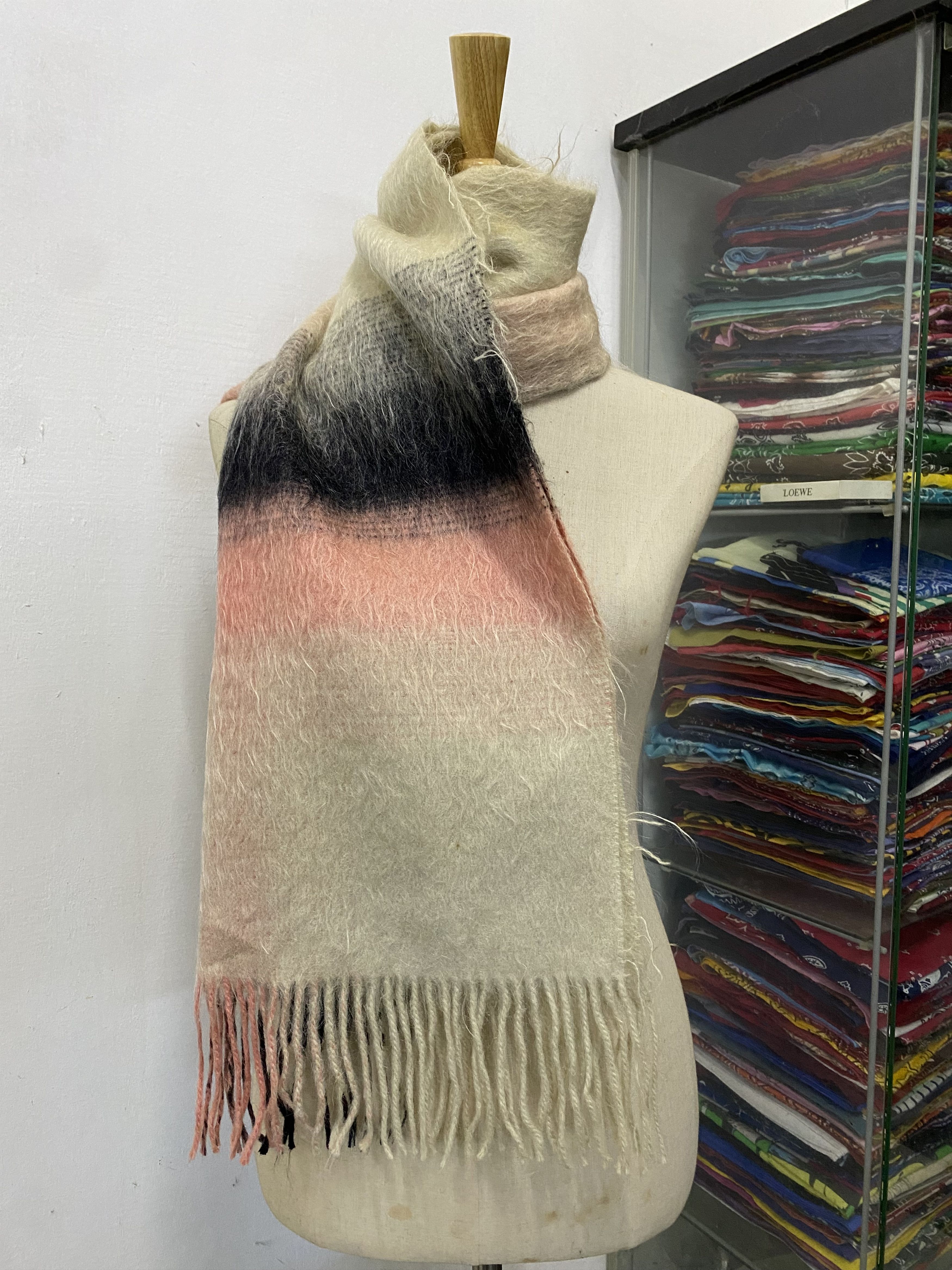 Vintage Vintage Mohair Scarf / Muffler / Neckwear - WW2033 Size ONE SIZE - 1 Thumbnail