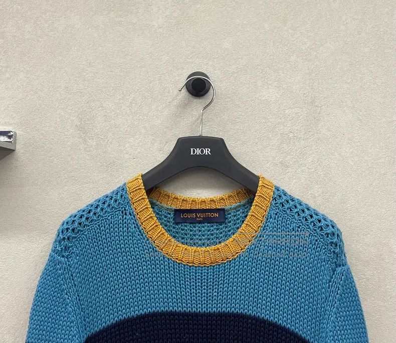 Louis Vuitton Louis Vuitton Contrasting paneled knit sweater Size US S / EU 44-46 / 1 - 4 Thumbnail