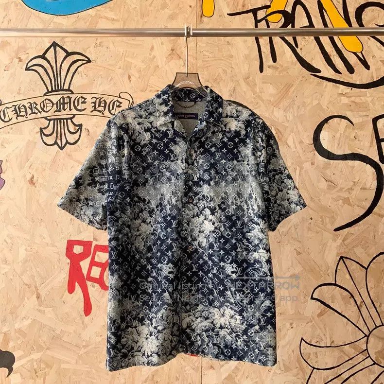Louis Vuitton Louis Vuitton Tapestry full print short sleeve shirt Size US M / EU 48-50 / 2 - 1 Thumbnail