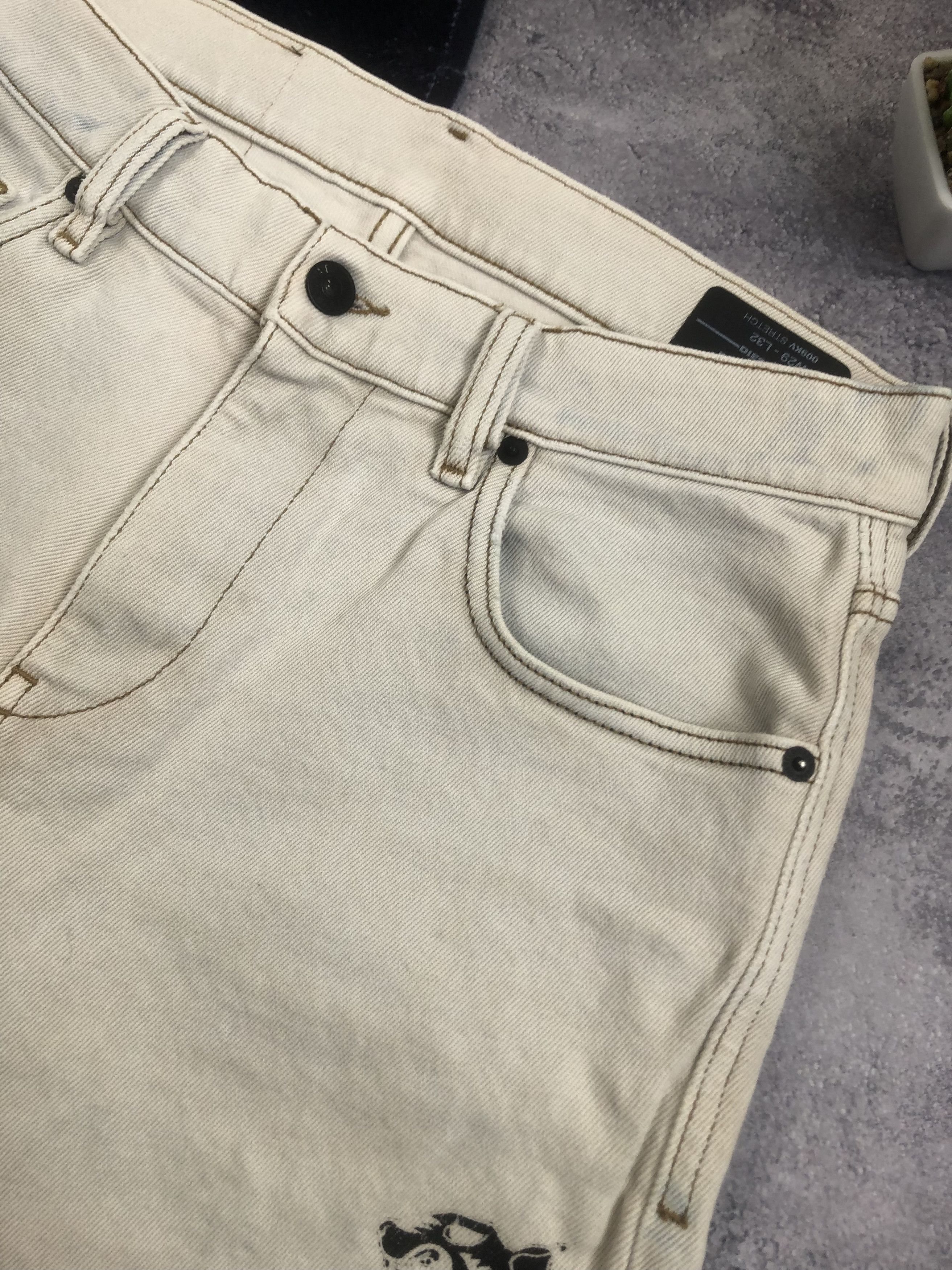 Diesel DIESEL Y2k Big Logo Ribbon Casual Streetwear Jeans White 29 Size US 29 - 17 Thumbnail